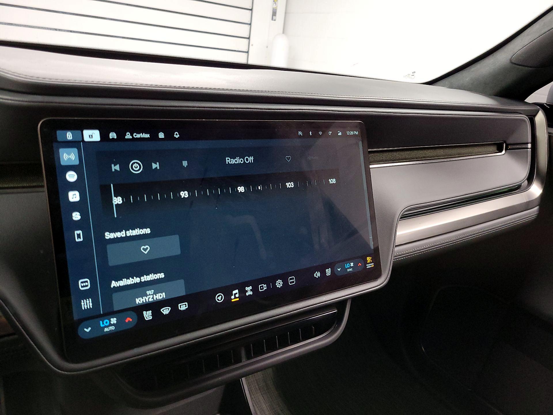 Thumbnail: 2025 Rivian R1T - 15