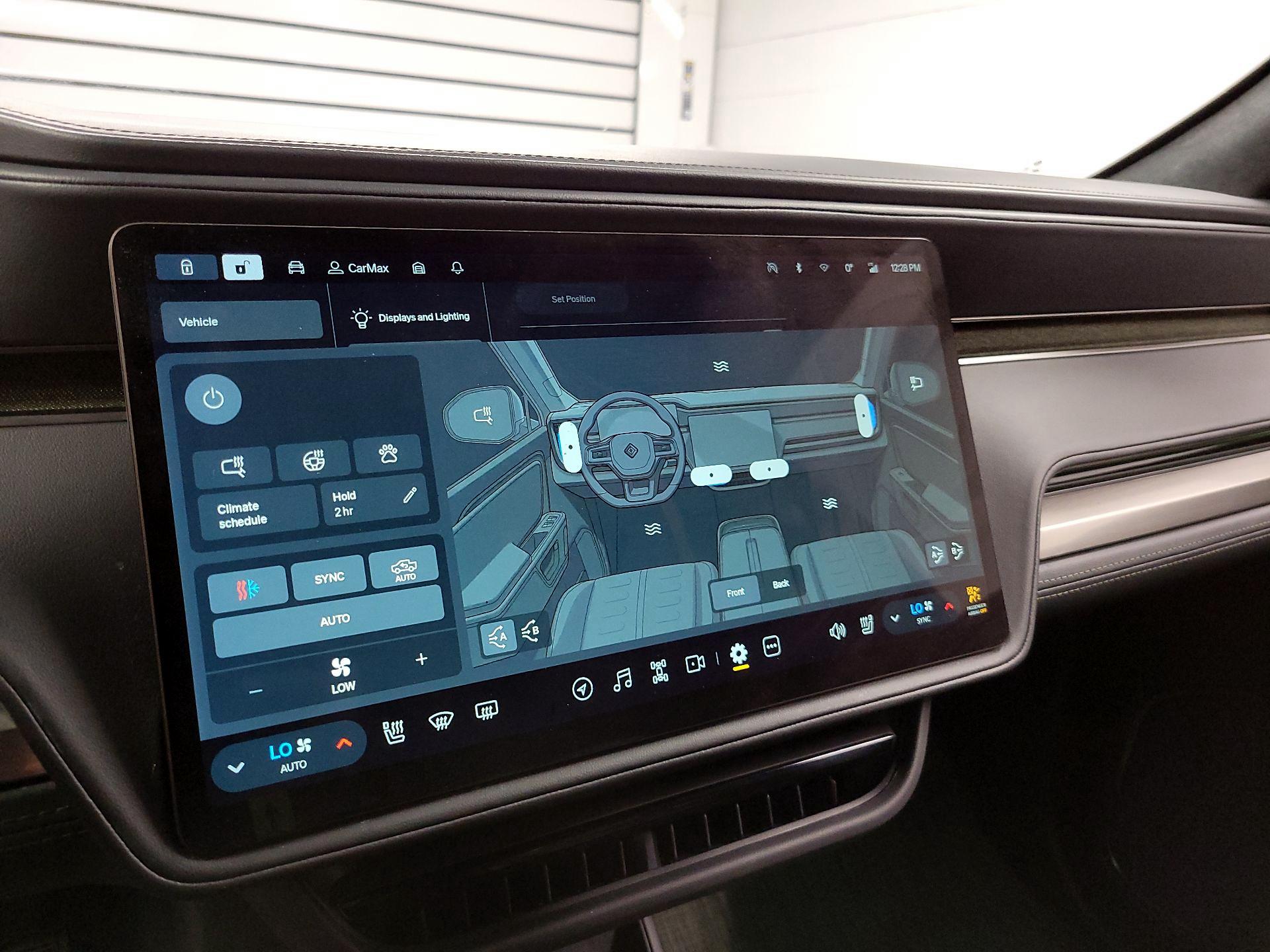 Thumbnail: 2025 Rivian R1T - 16