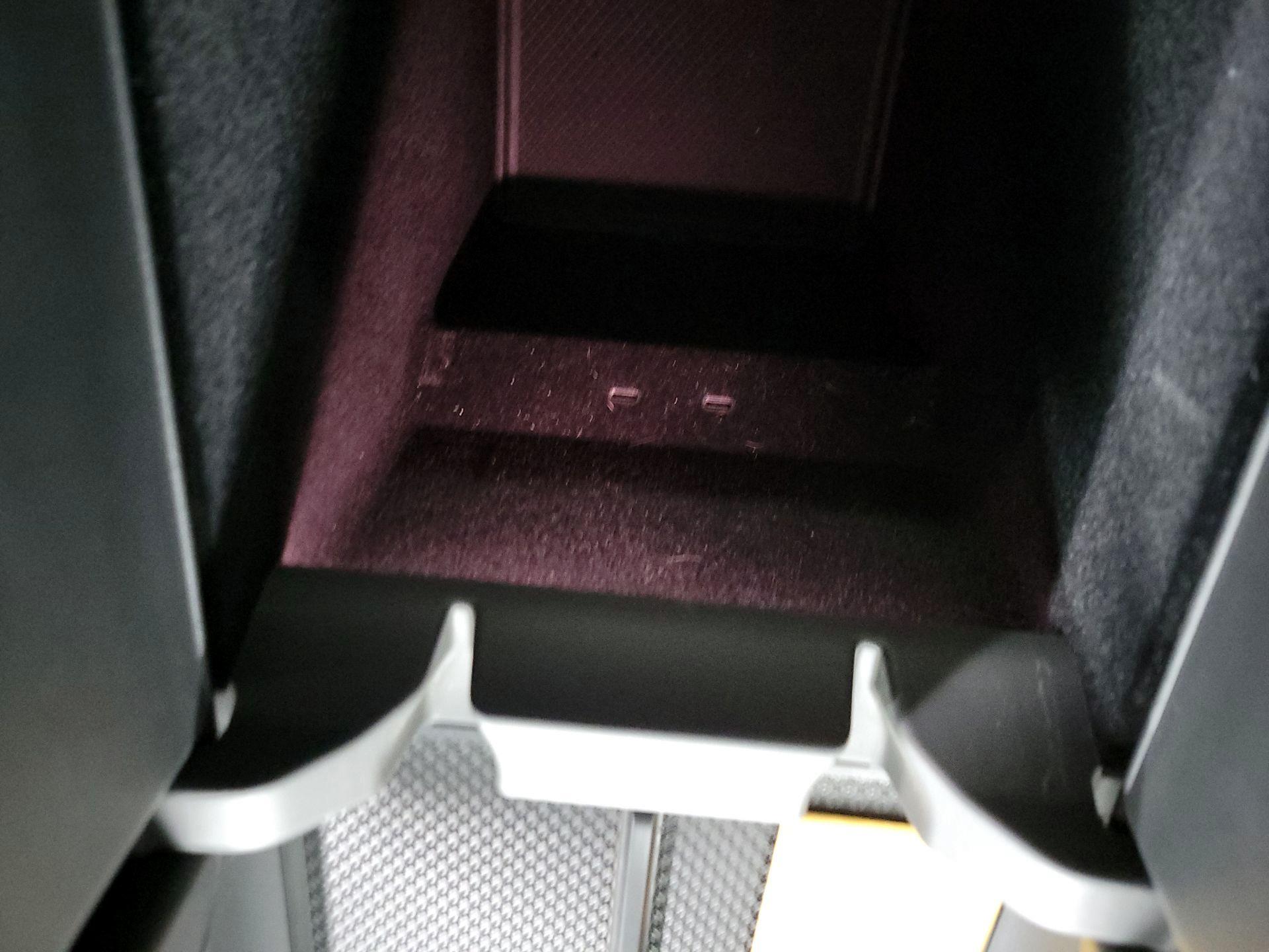 Thumbnail: 2025 Rivian R1T - 18