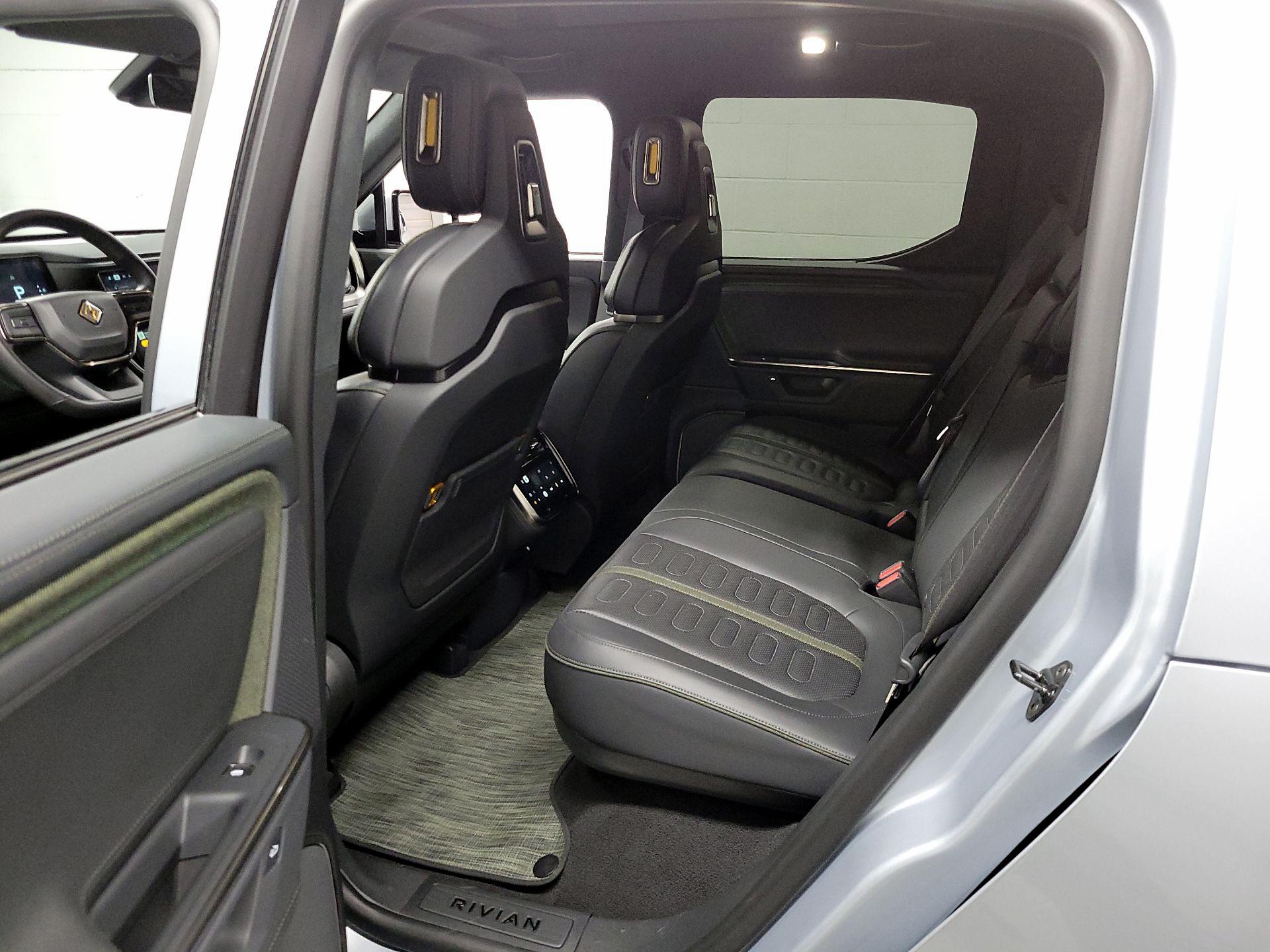 Thumbnail: 2025 Rivian R1T - 20