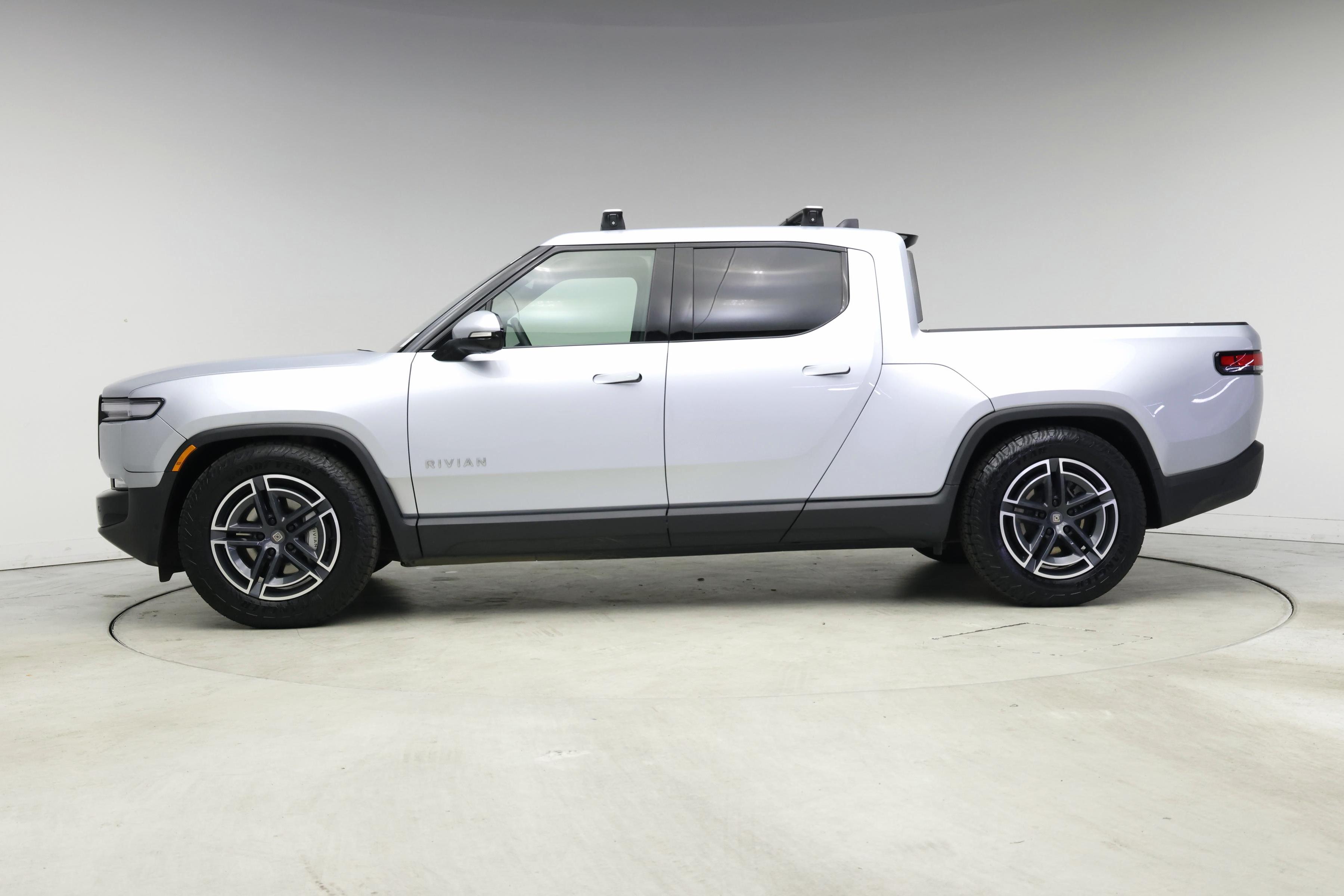 Thumbnail: 2025 Rivian R1T - 3