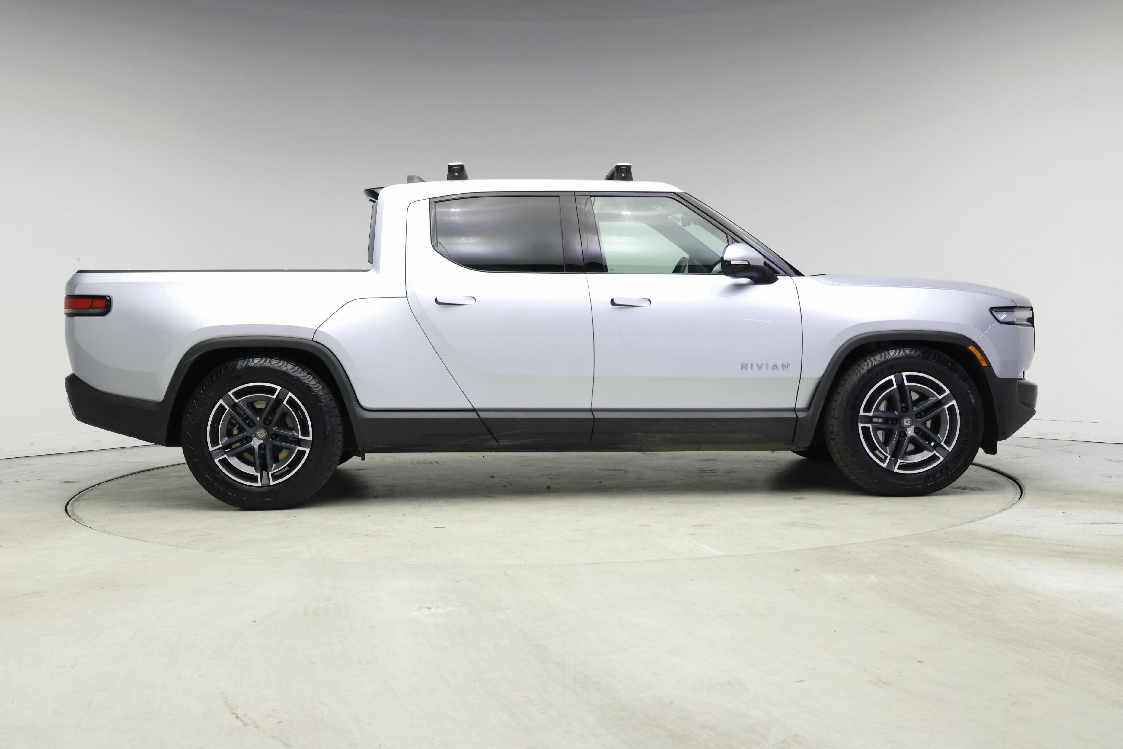 Thumbnail: 2025 Rivian R1T - 7