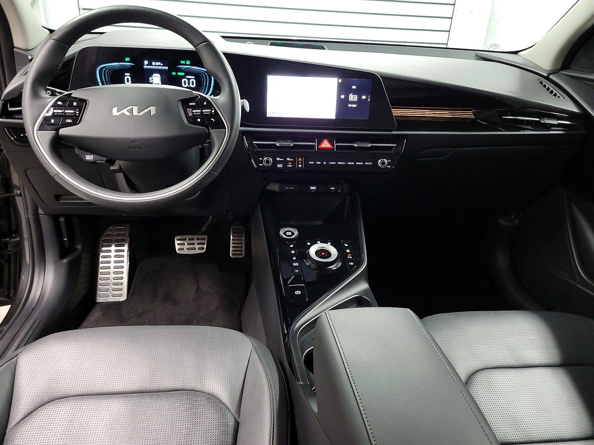 Thumbnail: 2024 Kia Niro - 9