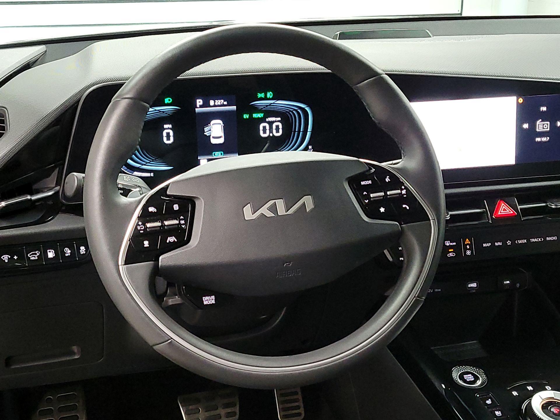 Thumbnail: 2024 Kia Niro - 10