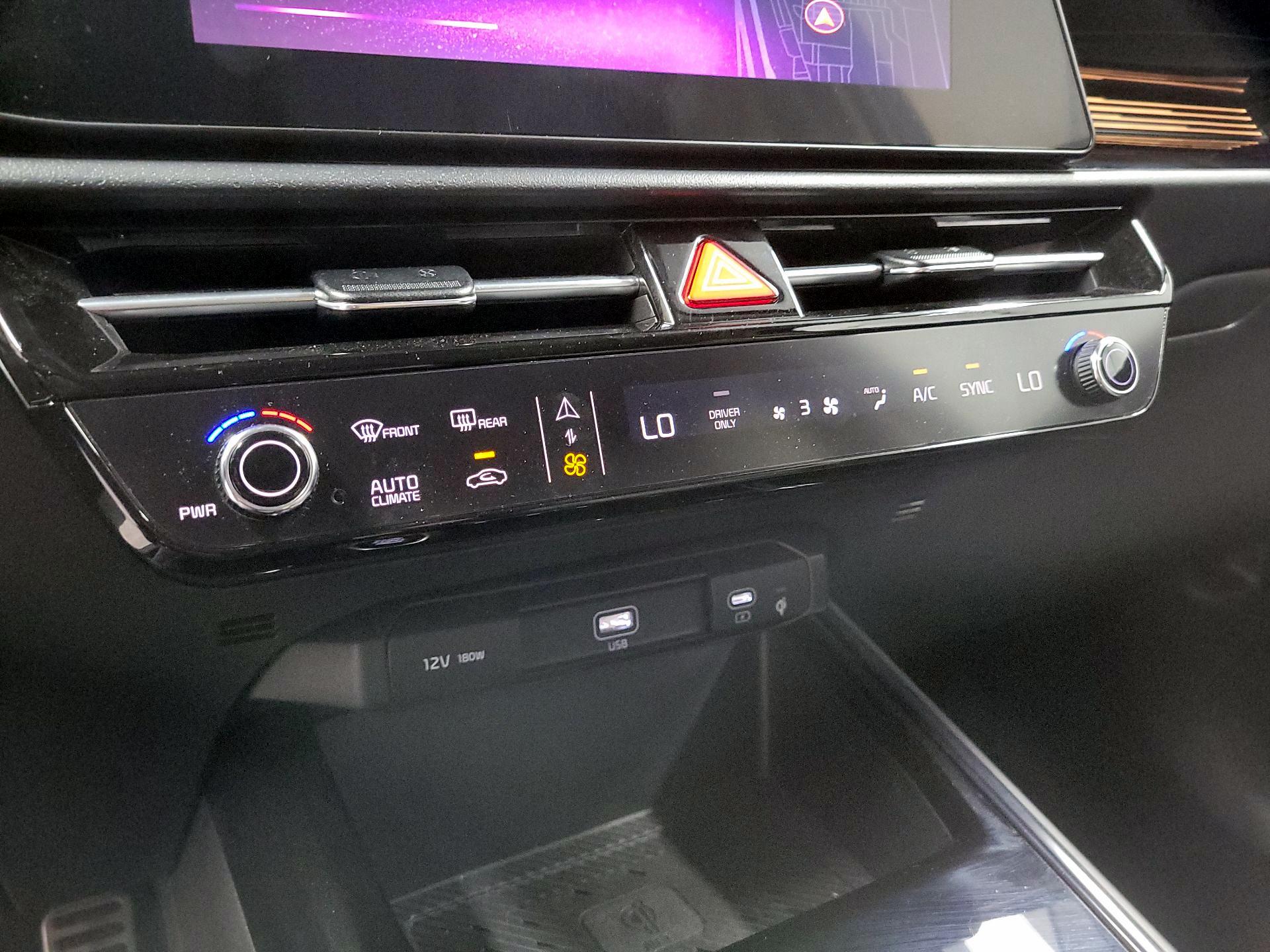 Thumbnail: 2024 Kia Niro - 17