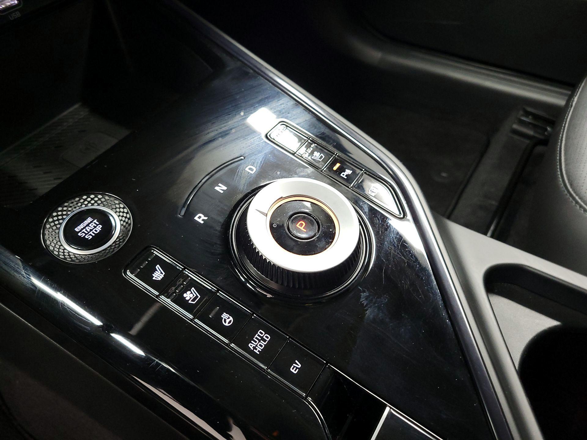 Thumbnail: 2024 Kia Niro - 18