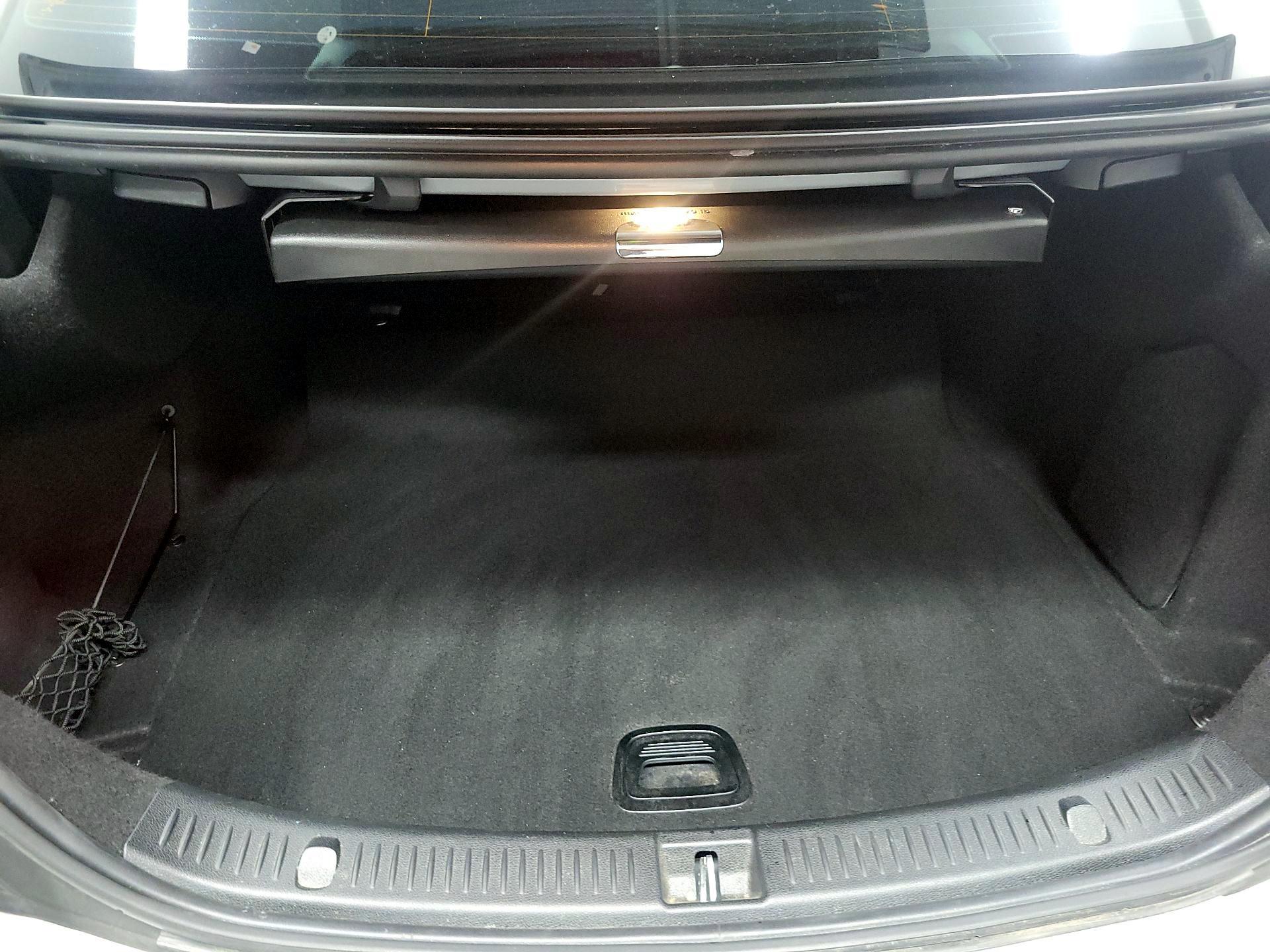 Thumbnail: 2018 Mercedes-Benz E-Class - 19