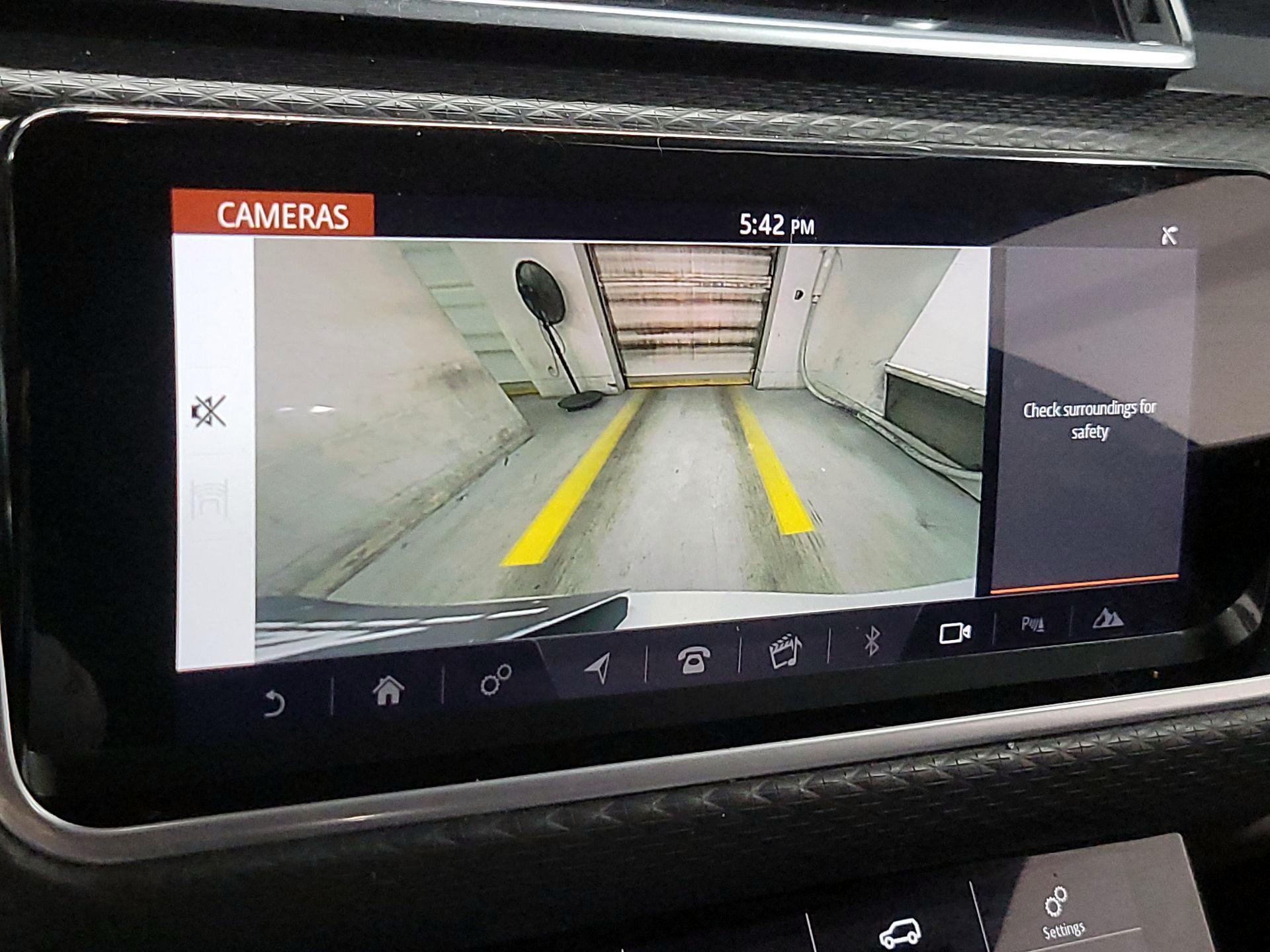 Thumbnail: 2018 Land Rover Range Rover Velar - 11