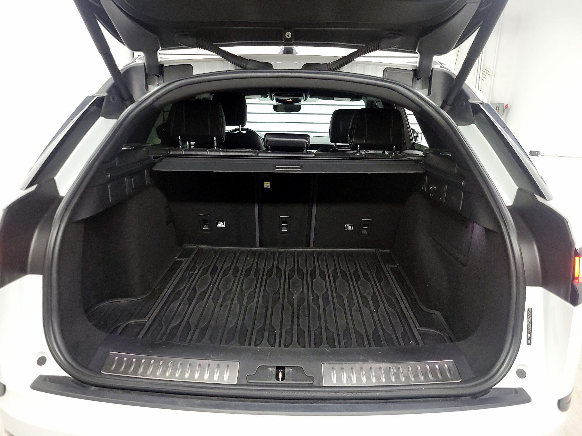 Thumbnail: 2018 Land Rover Range Rover Velar - 16