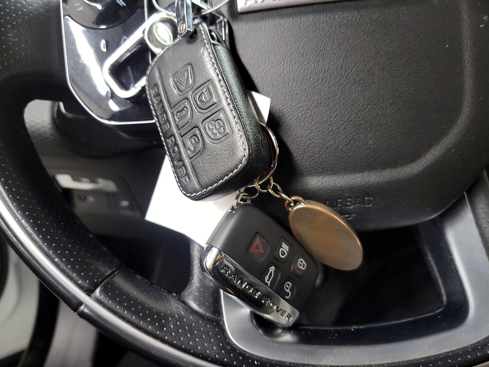 Thumbnail: 2018 Land Rover Range Rover Velar - 18