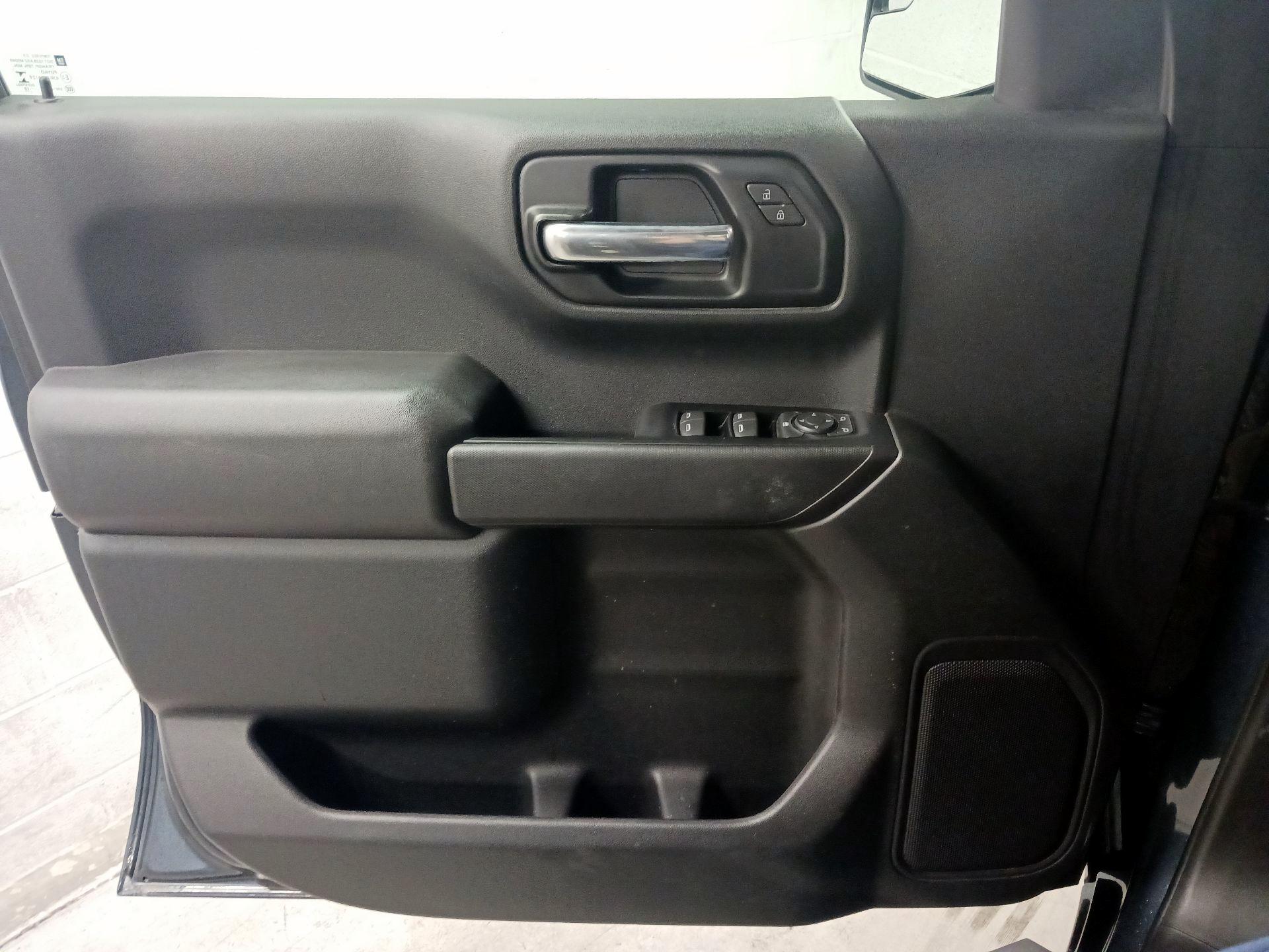 Thumbnail: 2019 Chevrolet Silverado 1500 - 10