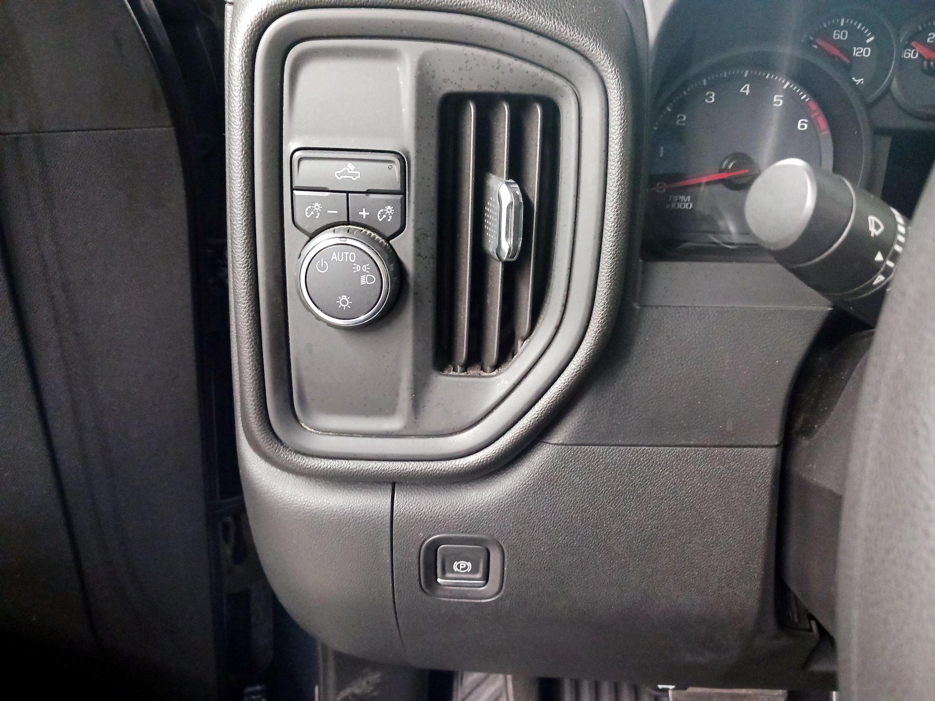 Thumbnail: 2019 Chevrolet Silverado 1500 - 11