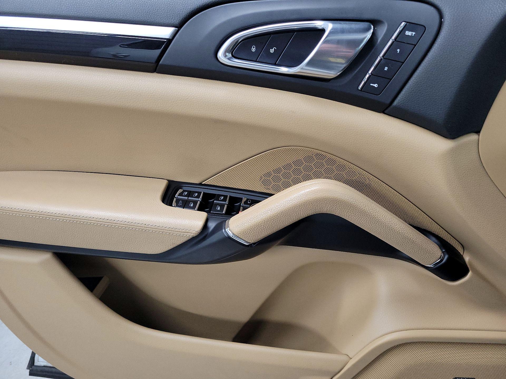 Thumbnail: 2017 Porsche Cayenne - 12