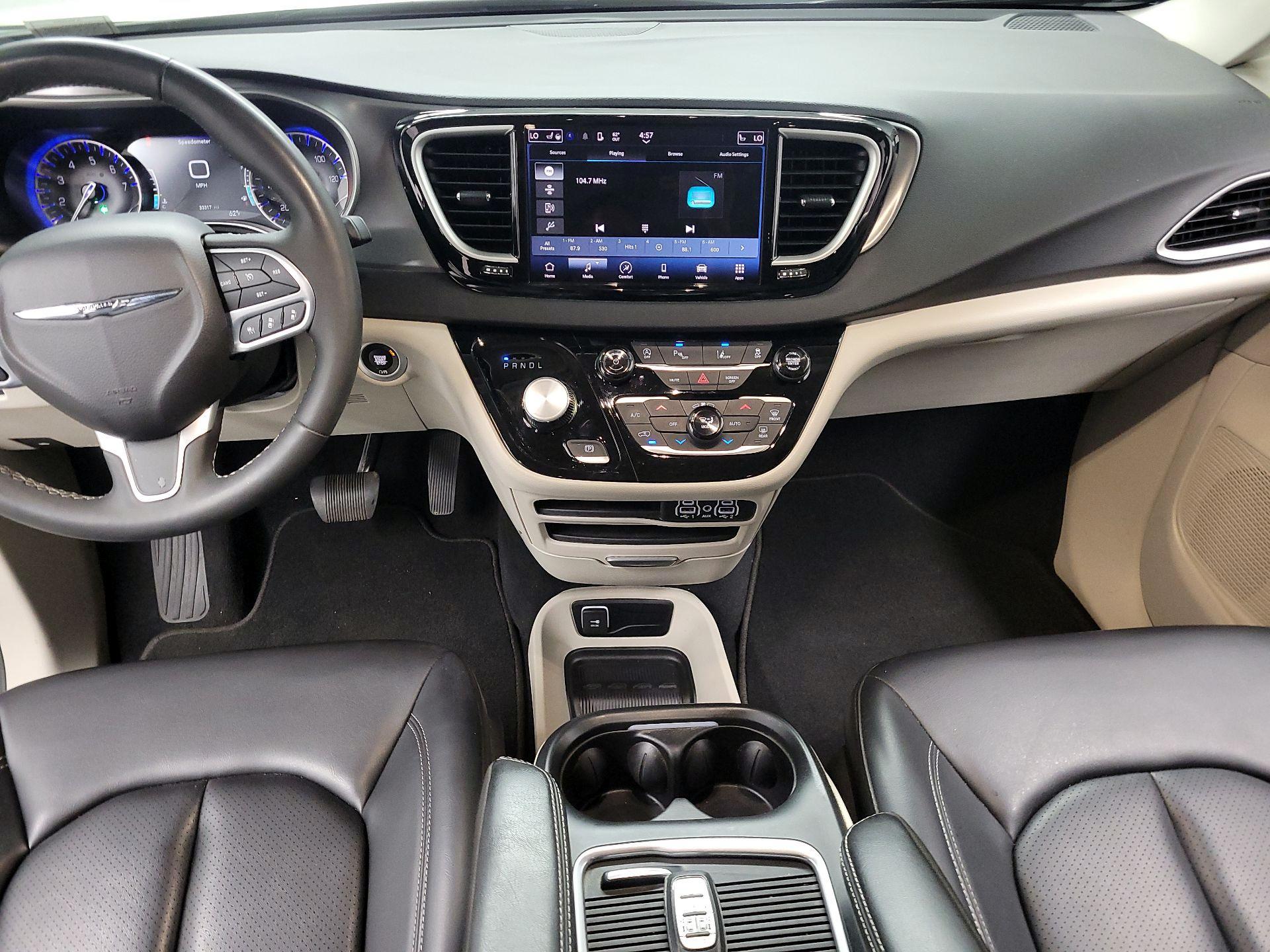 Thumbnail: 2023 Chrysler Pacifica - 9