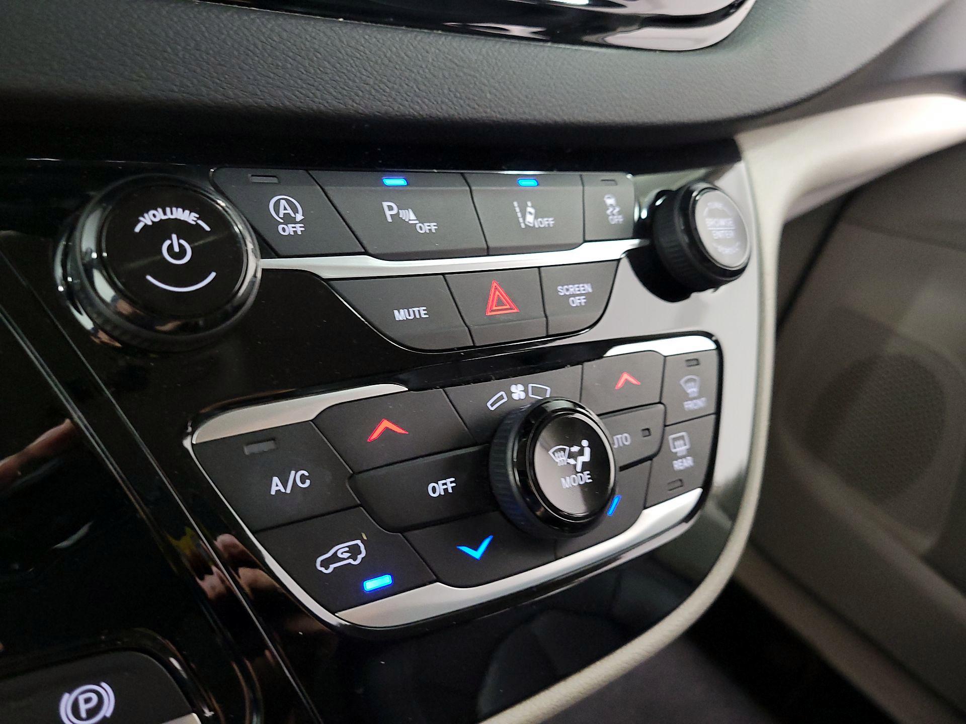 Thumbnail: 2023 Chrysler Pacifica - 16