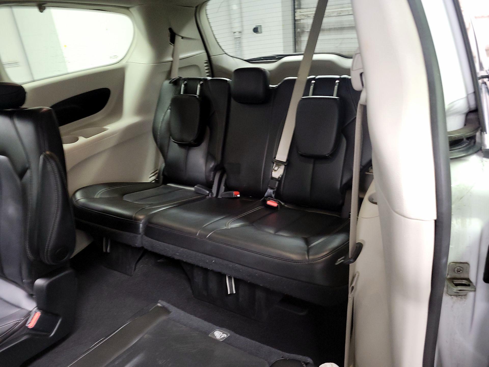 Thumbnail: 2023 Chrysler Pacifica - 20