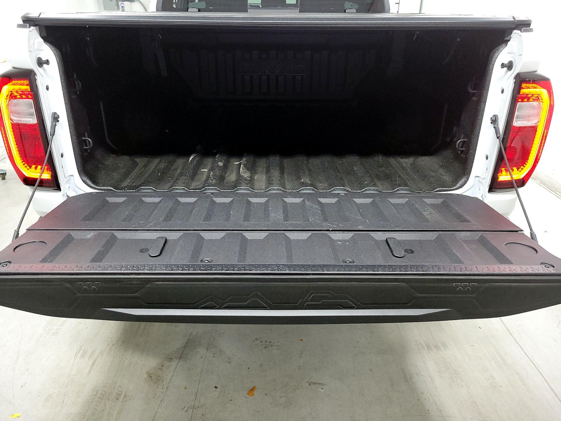 Thumbnail: 2025 GMC Canyon - 17