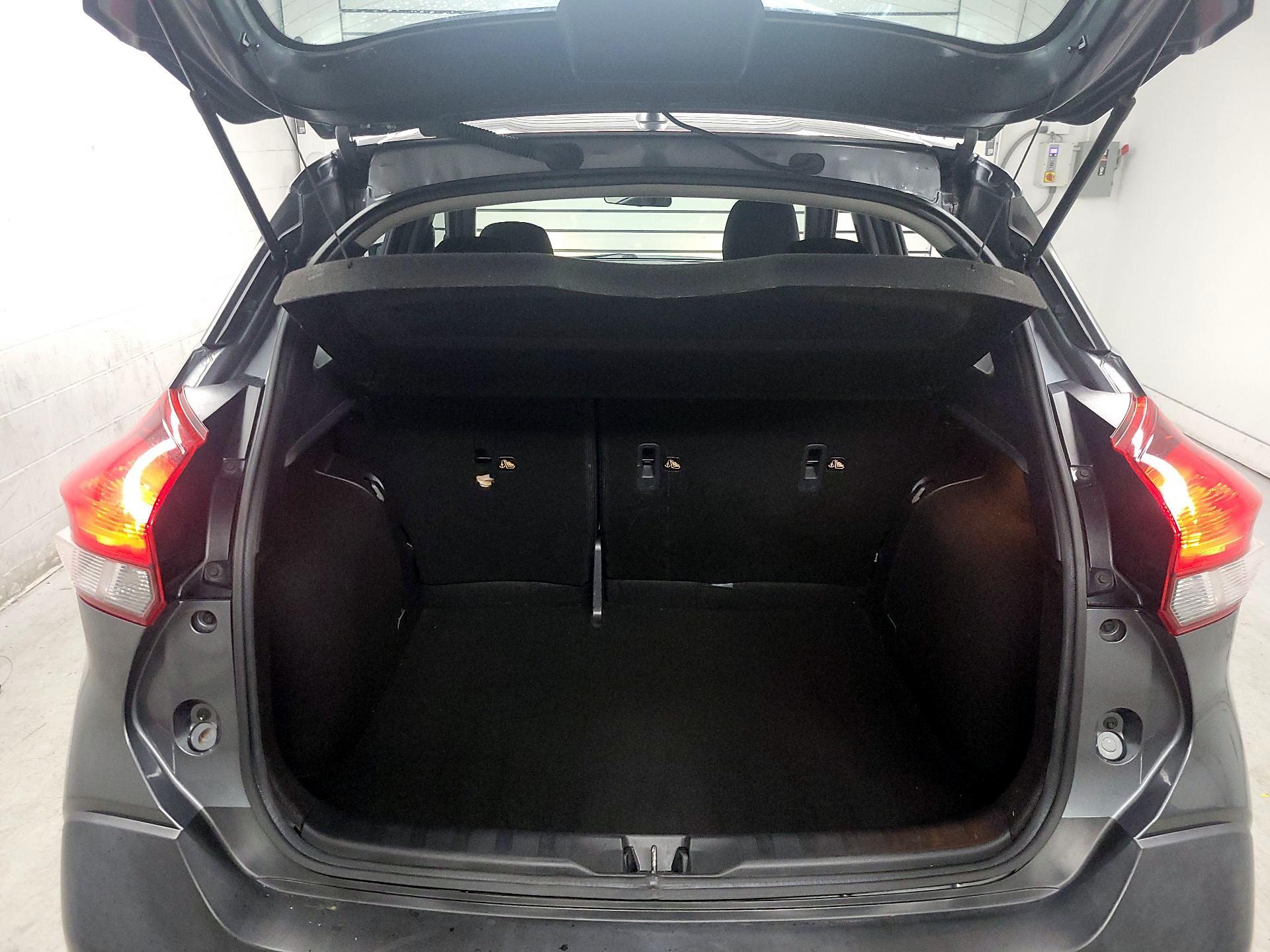 Thumbnail: 2019 Nissan Kicks - 16