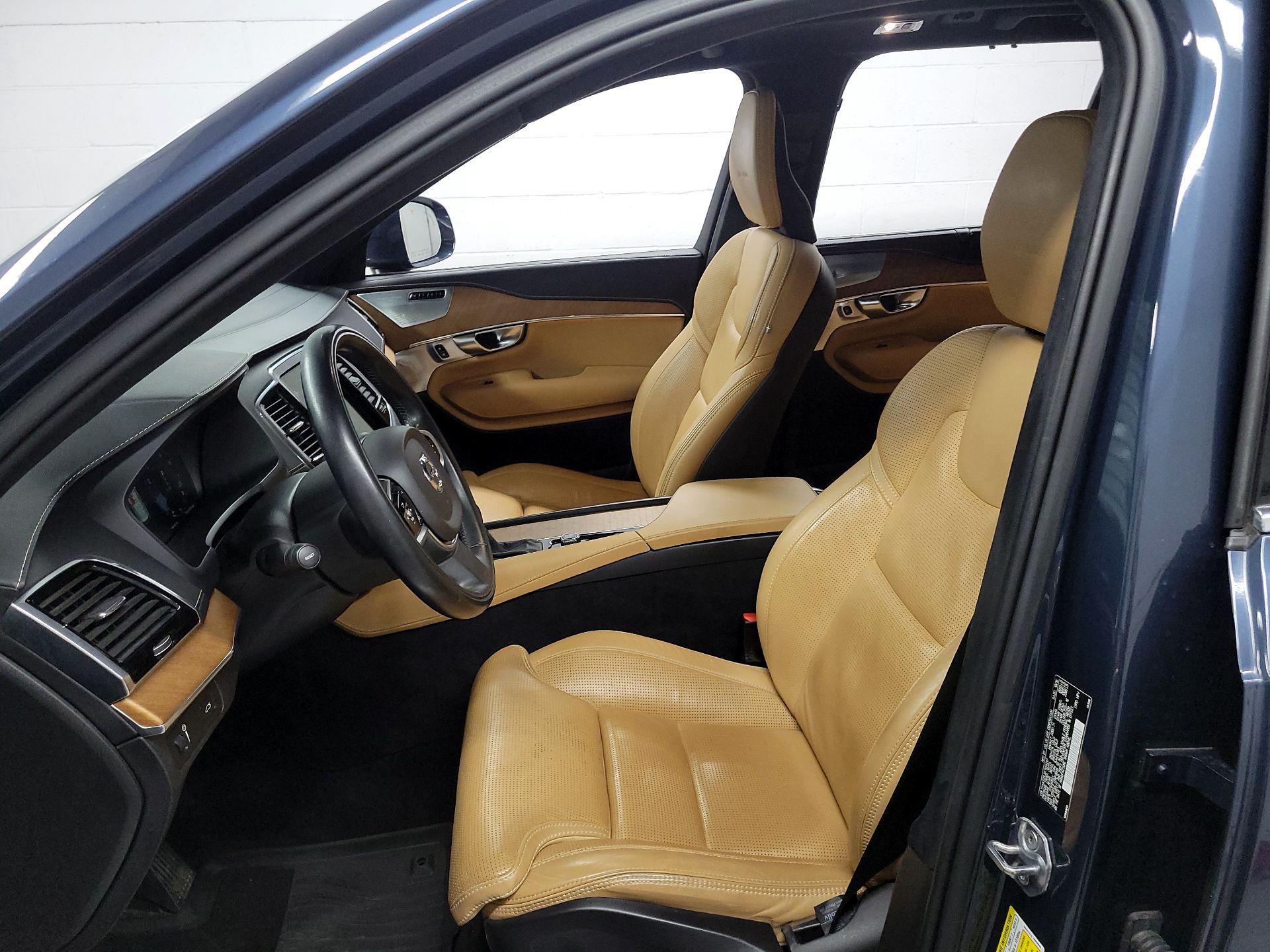 Thumbnail: 2019 Volvo XC90 - 9