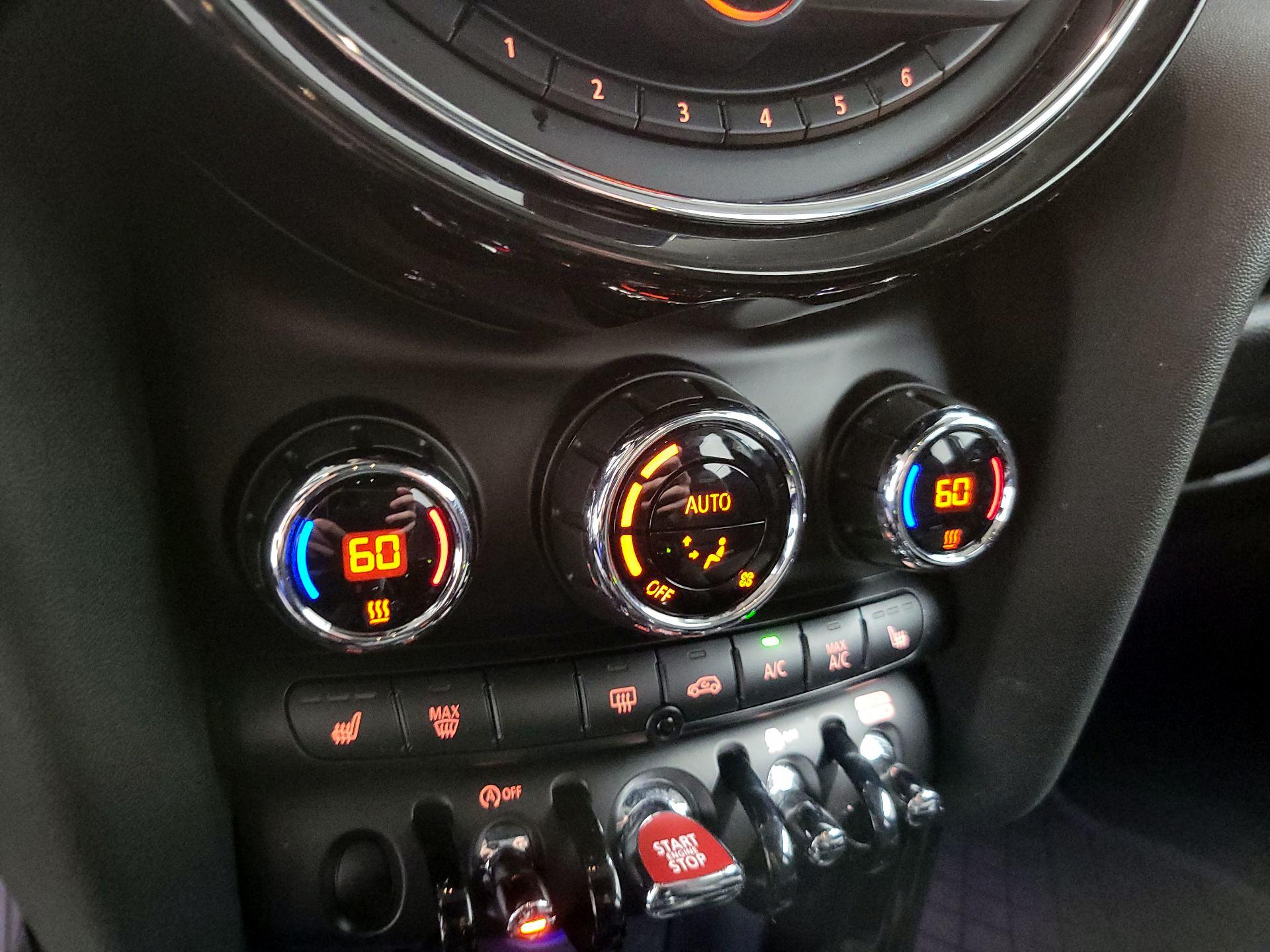 Thumbnail: 2019 MINI Cooper Hardtop - 14