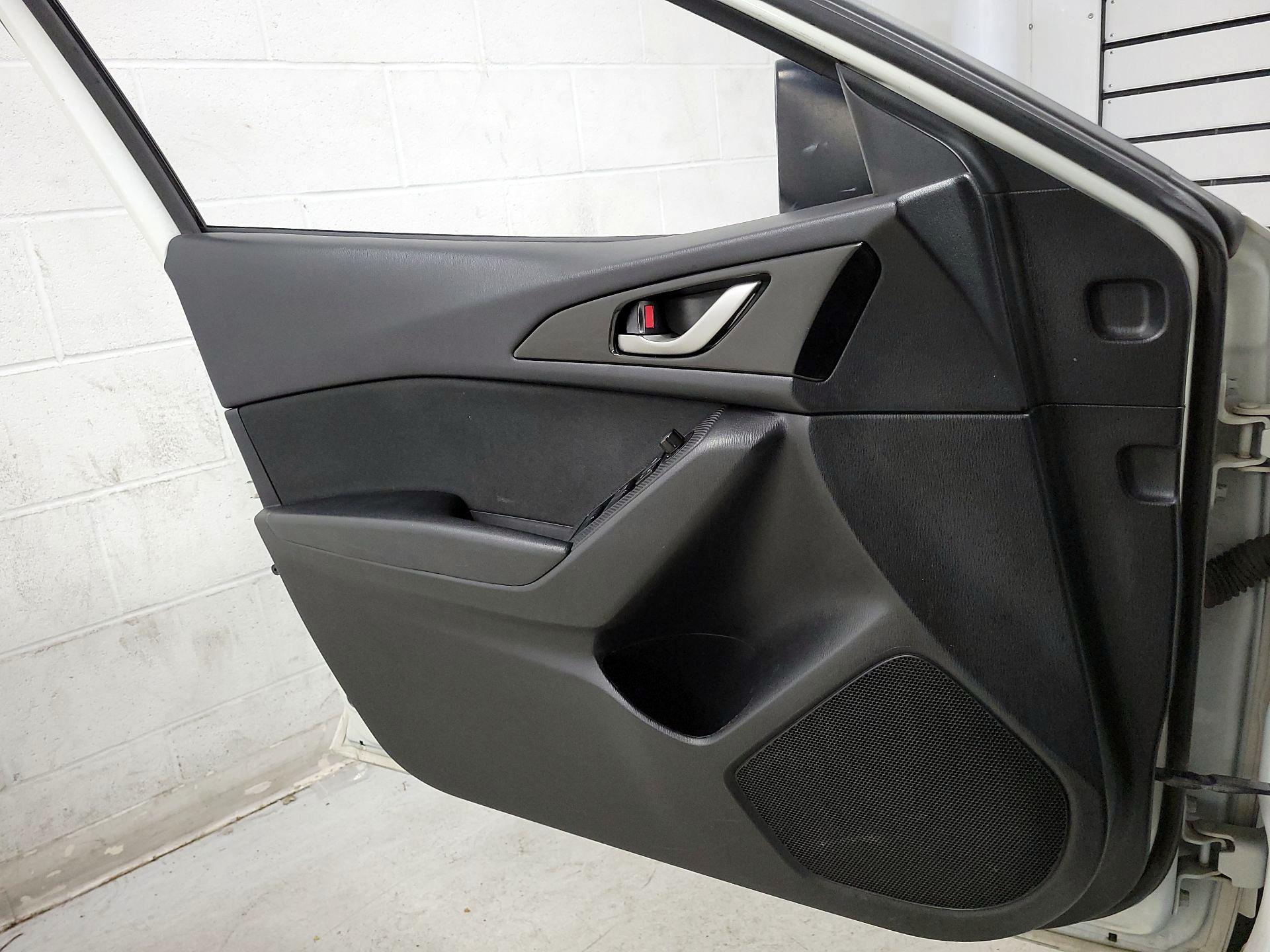 Thumbnail: 2016 Mazda Mazda3 - 12