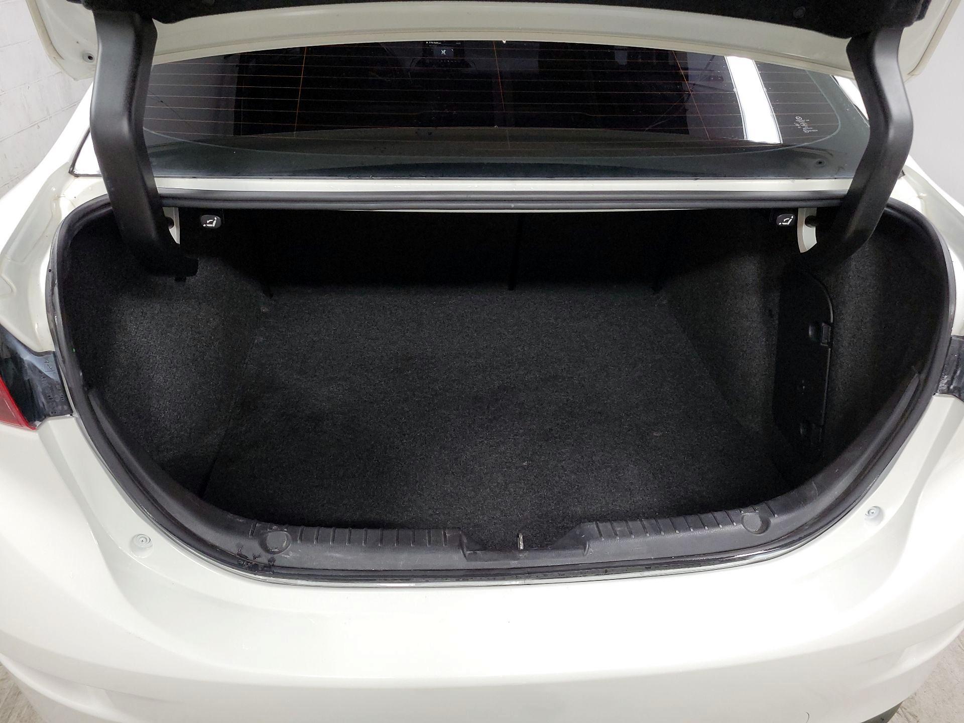 Thumbnail: 2016 Mazda Mazda3 - 18