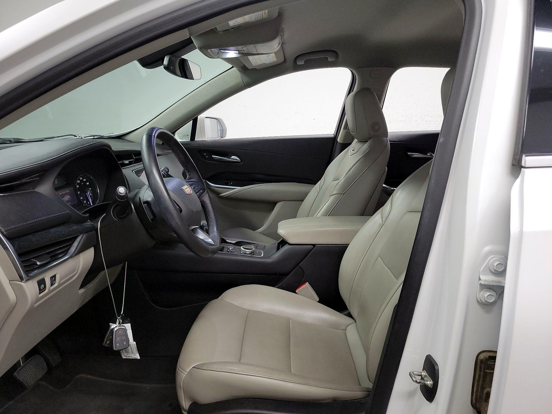 Thumbnail: 2019 Cadillac XT4 - 11