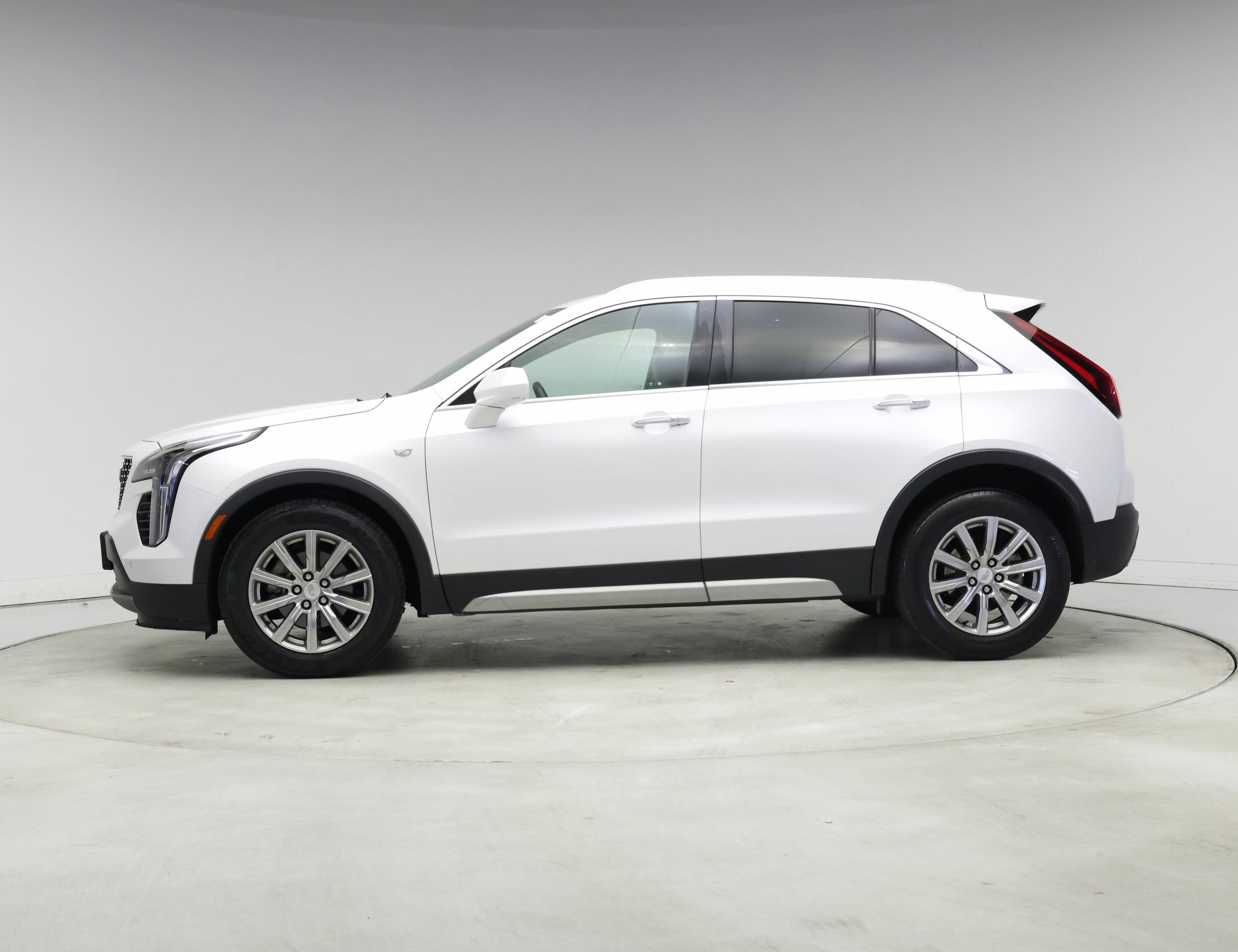 Thumbnail: 2019 Cadillac XT4 - 3