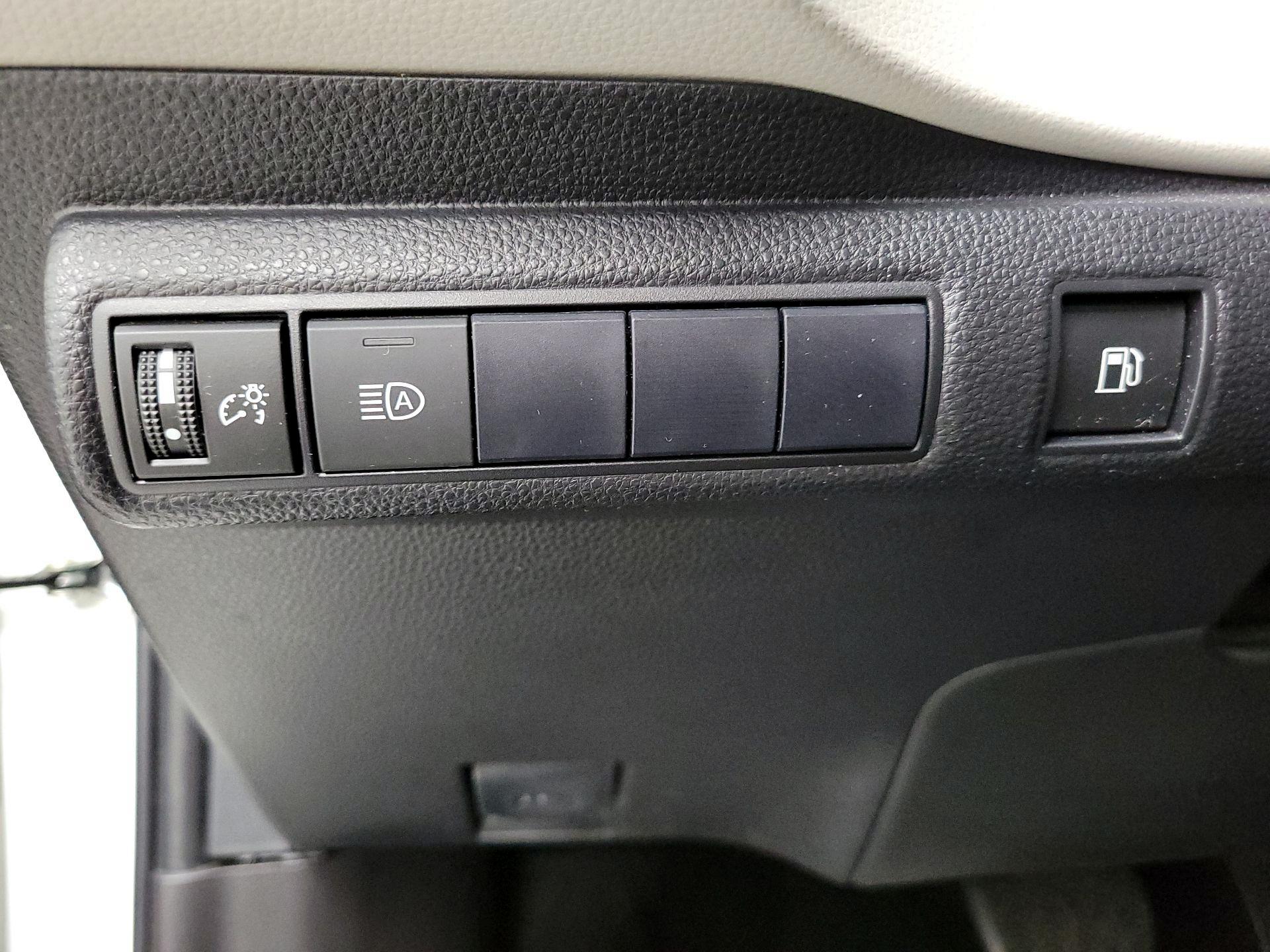 Thumbnail: 2021 Toyota Corolla - 13