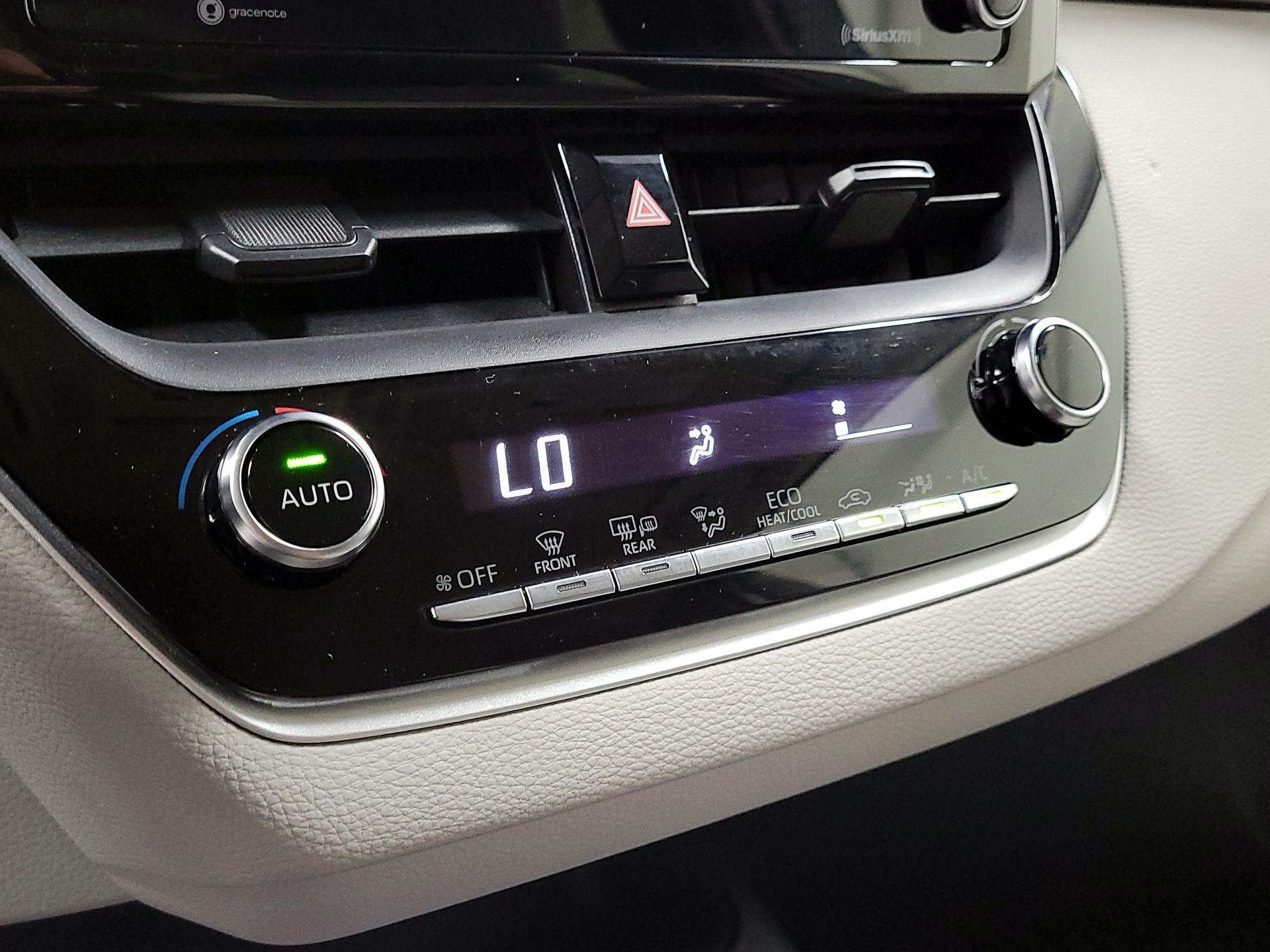 Thumbnail: 2021 Toyota Corolla - 16