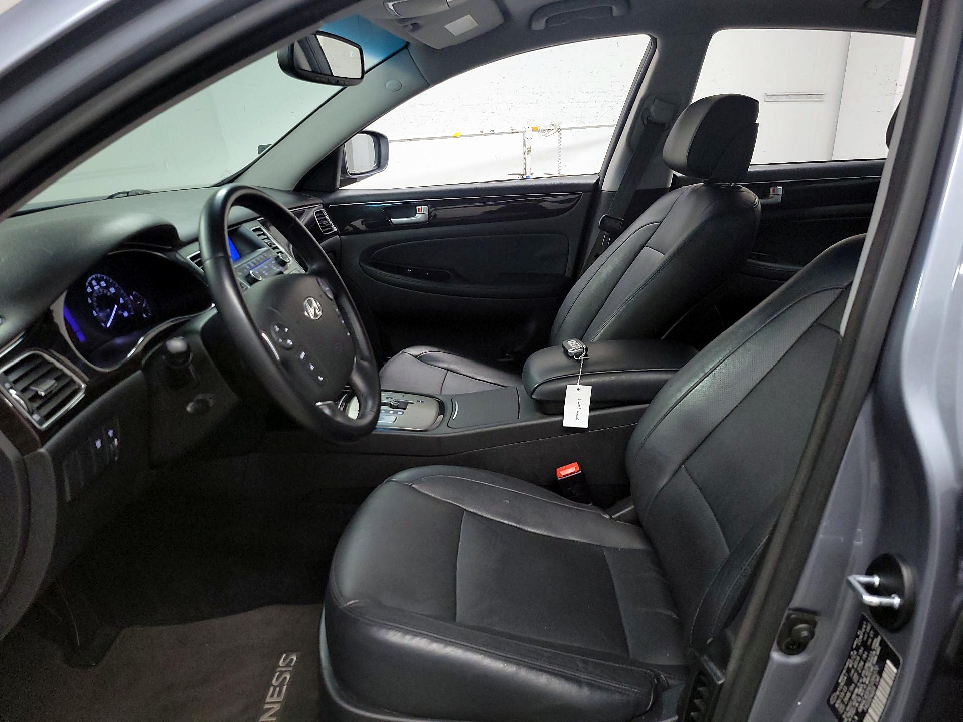 Thumbnail: 2014 Hyundai Genesis - 9