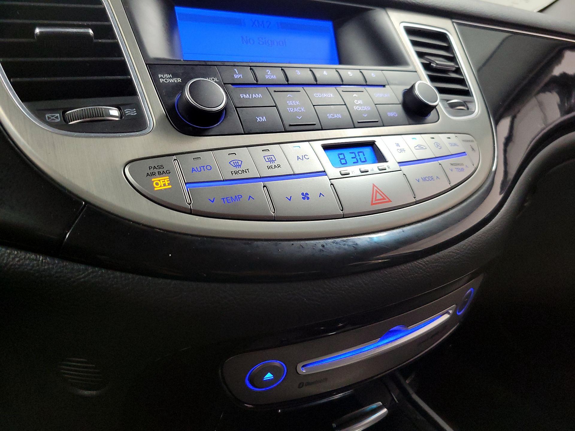 Thumbnail: 2014 Hyundai Genesis - 12