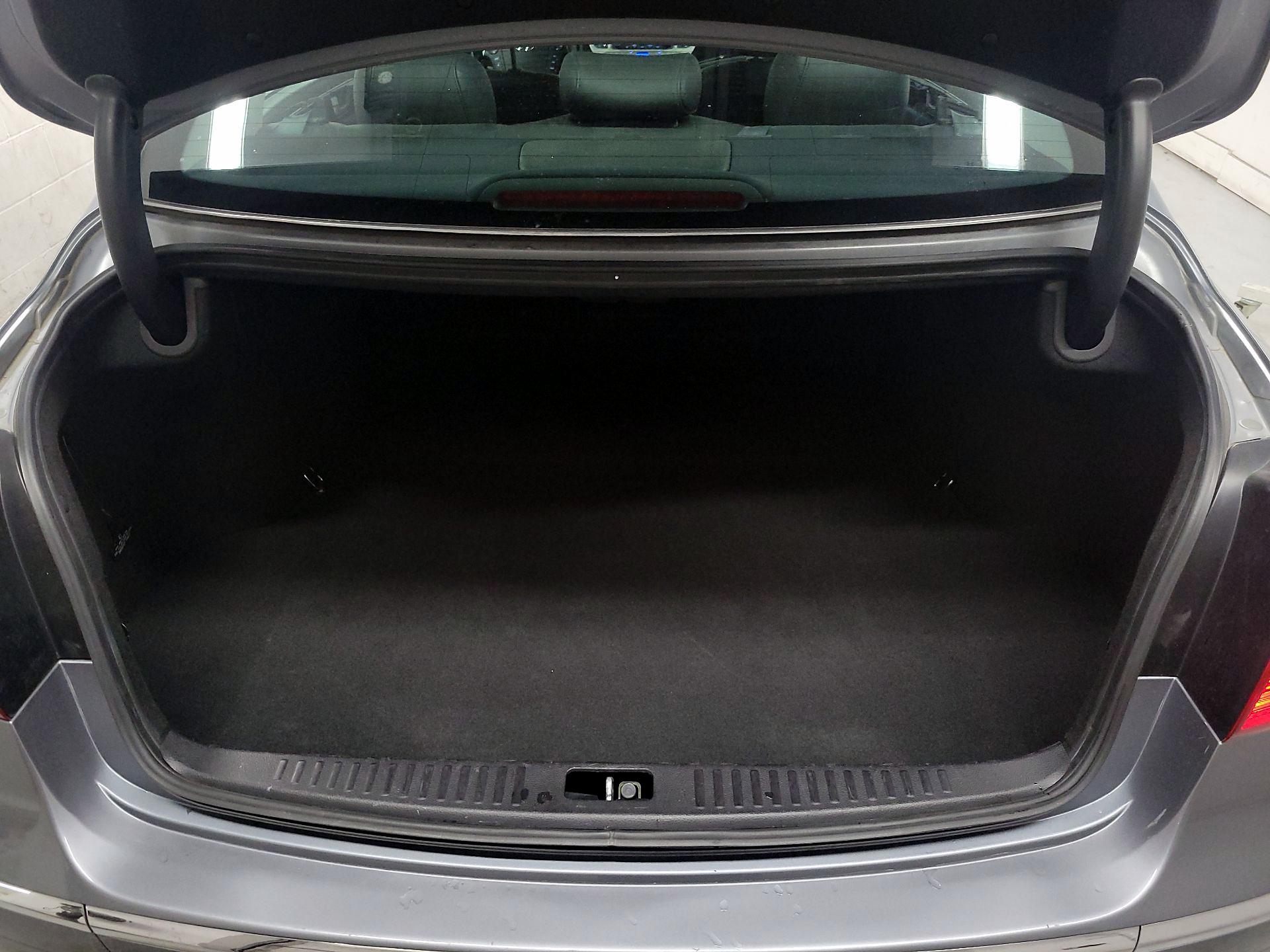 Thumbnail: 2014 Hyundai Genesis - 15