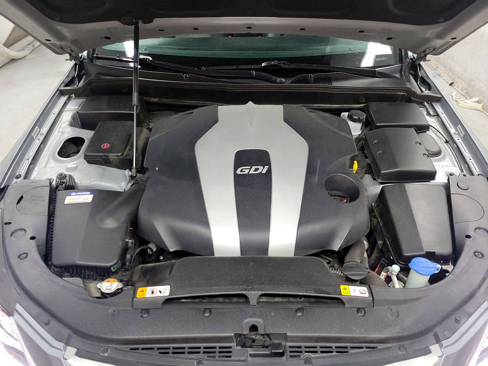 Thumbnail: 2014 Hyundai Genesis - 16