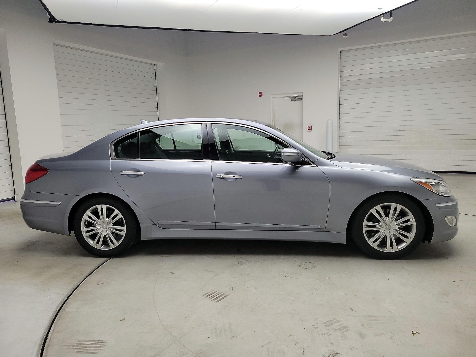 Thumbnail: 2014 Hyundai Genesis - 4