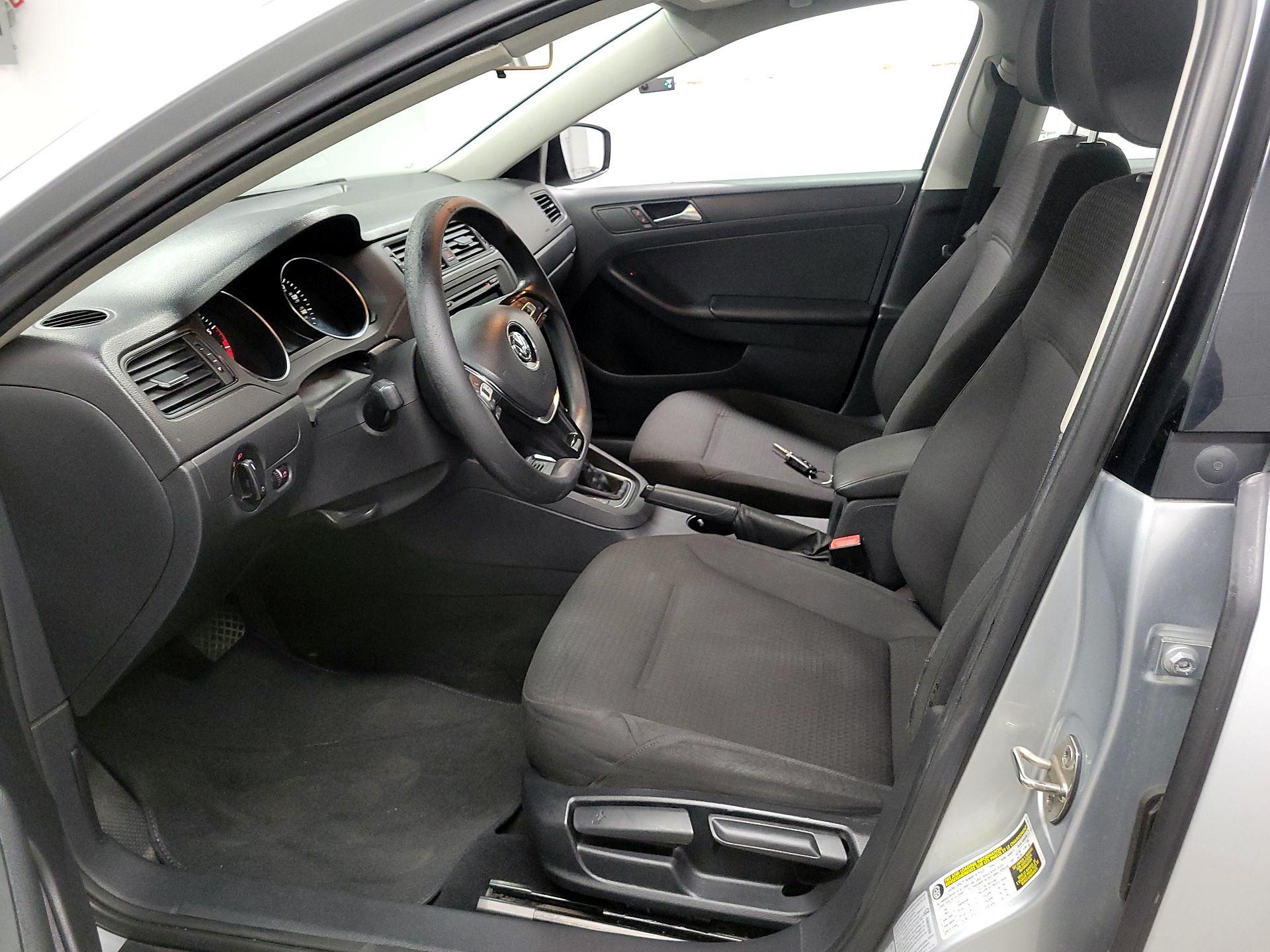 Thumbnail: 2015 Volkswagen Jetta - 11