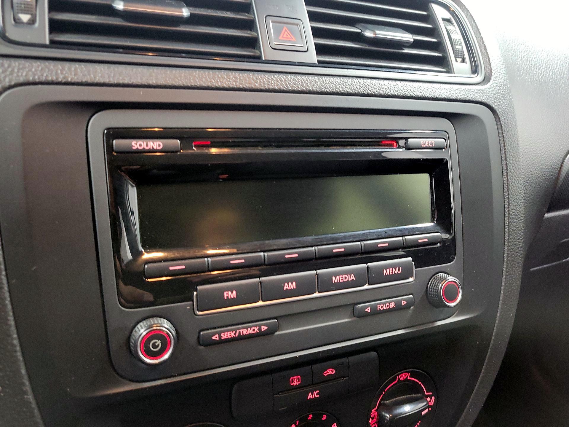 Thumbnail: 2015 Volkswagen Jetta - 13