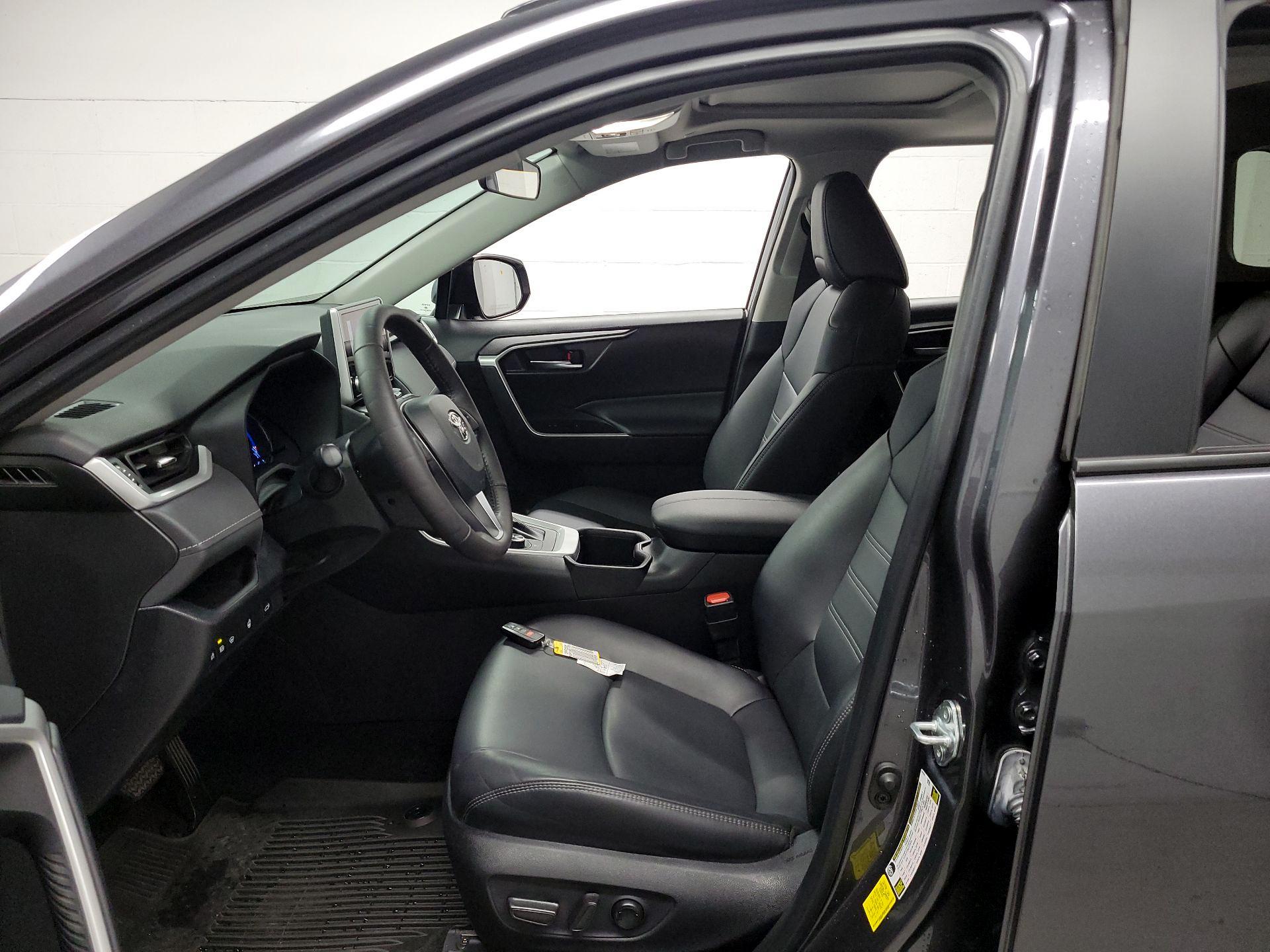 Thumbnail: 2024 Toyota RAV4 - 9