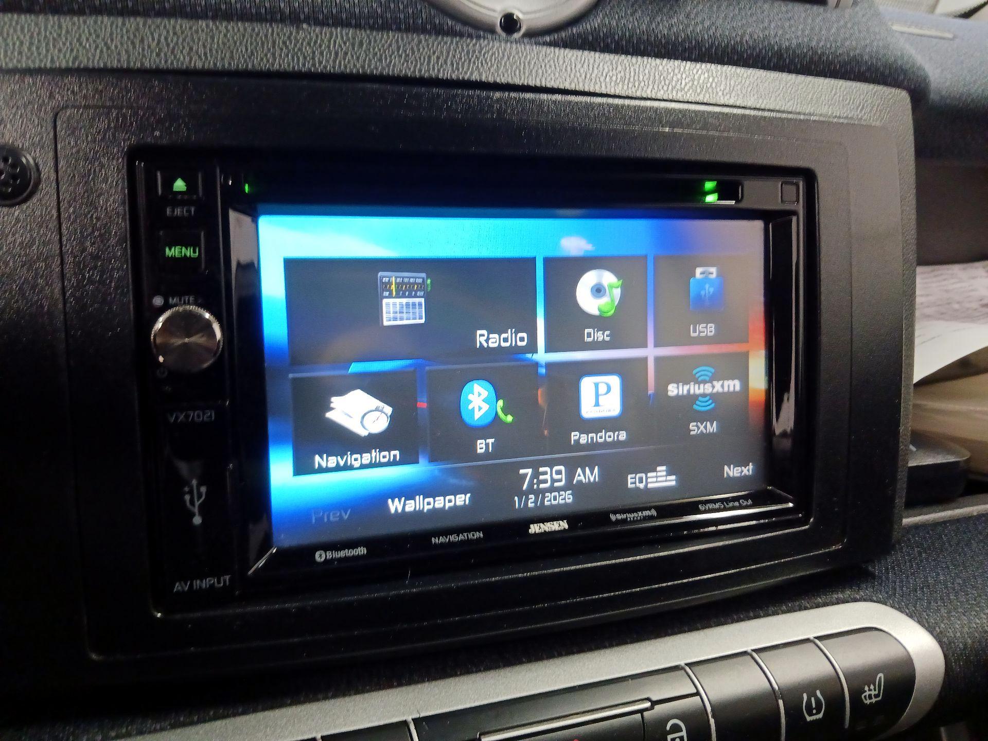 Thumbnail: 2015 smart fortwo - 11