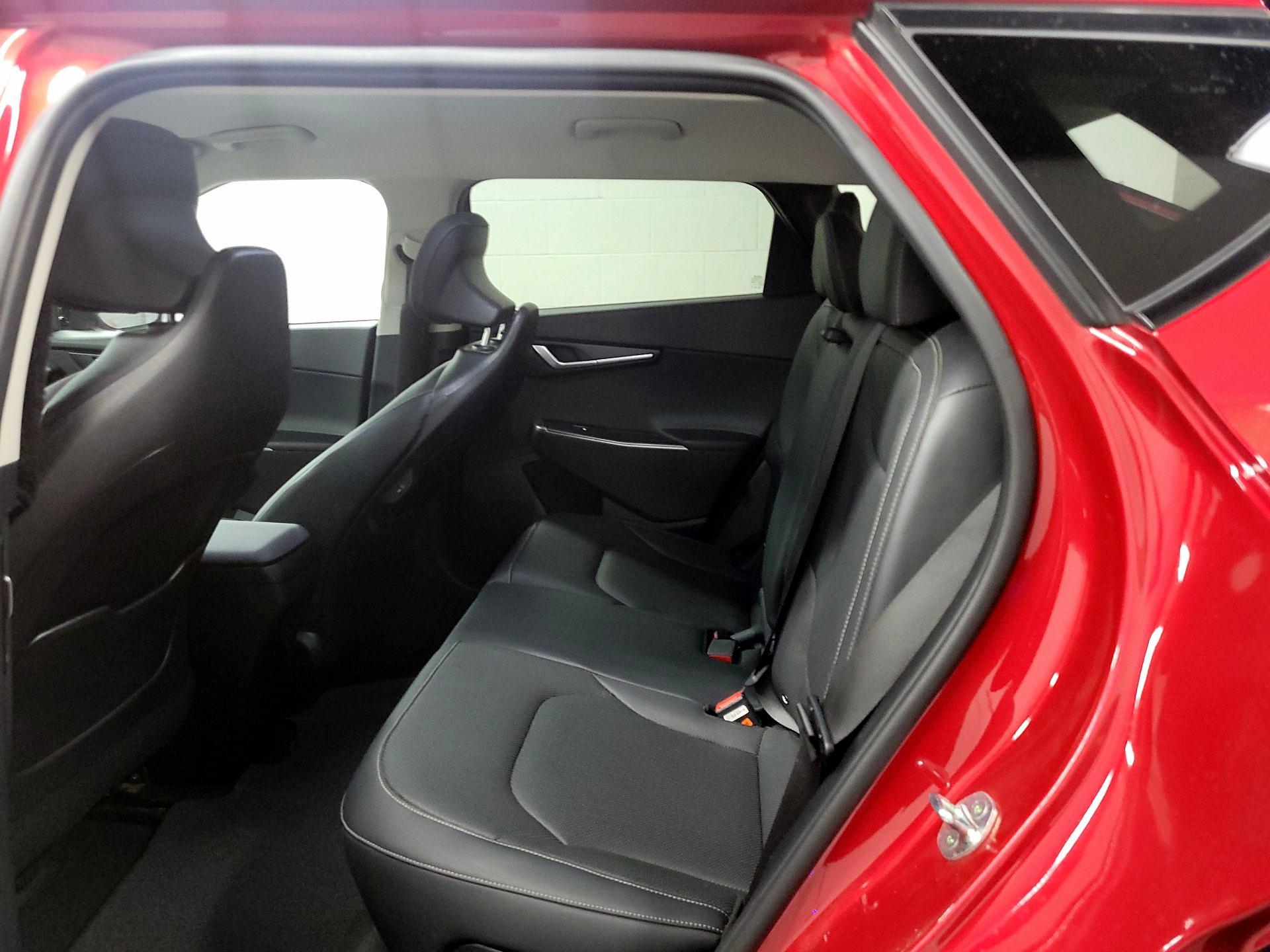 Thumbnail: 2022 Kia EV6 - 15