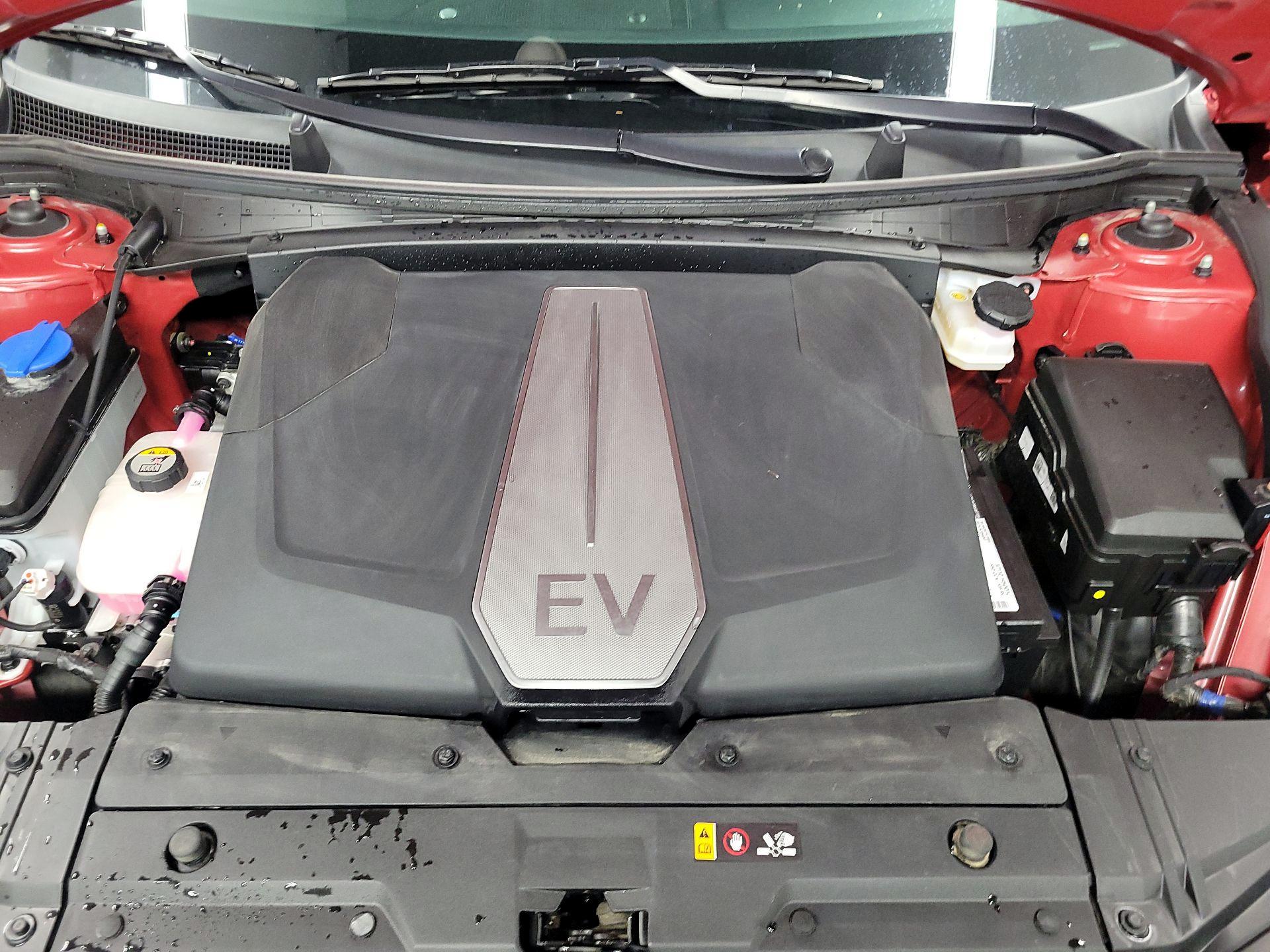 Thumbnail: 2022 Kia EV6 - 17