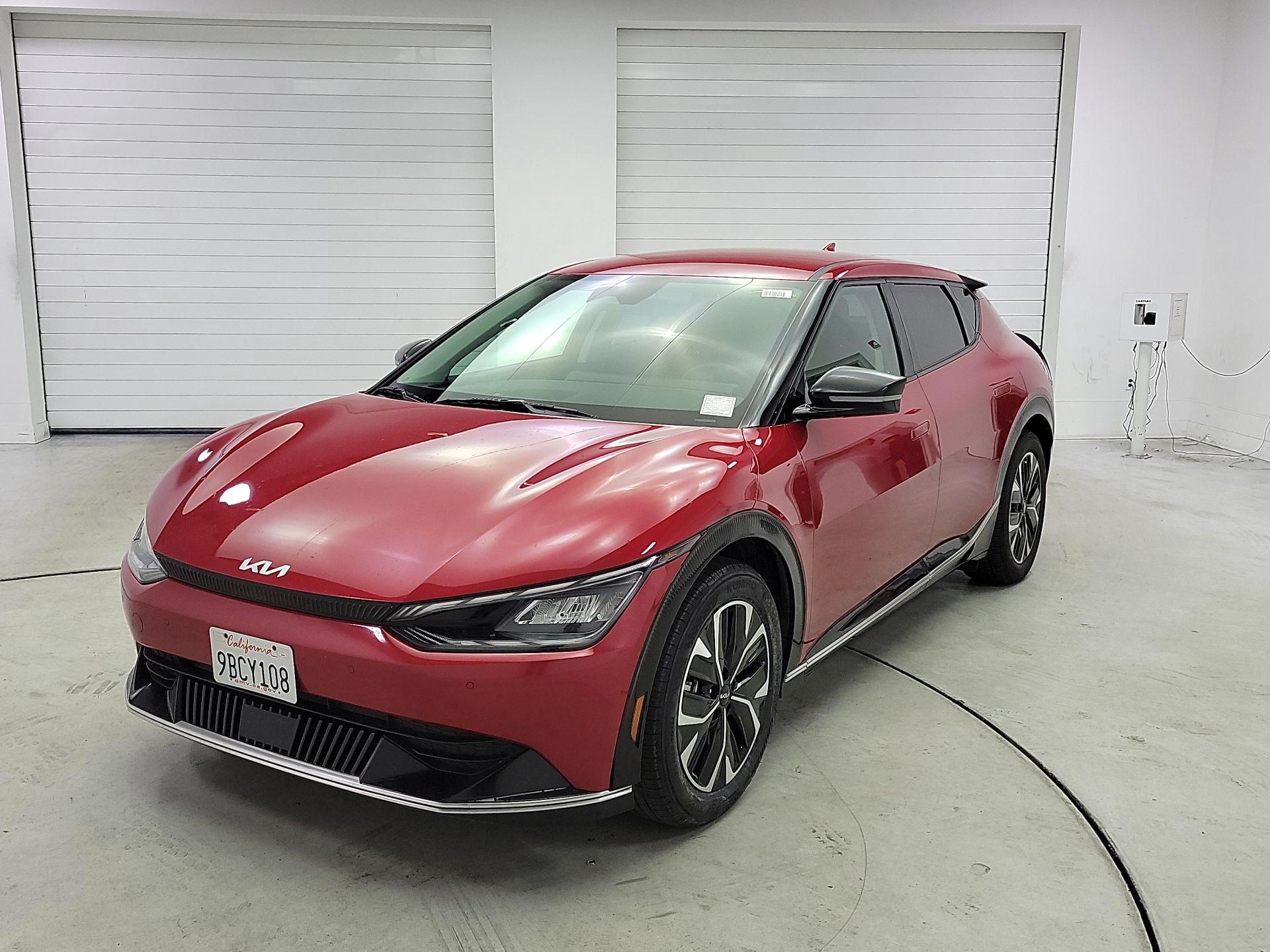 Thumbnail: 2022 Kia EV6 - 3