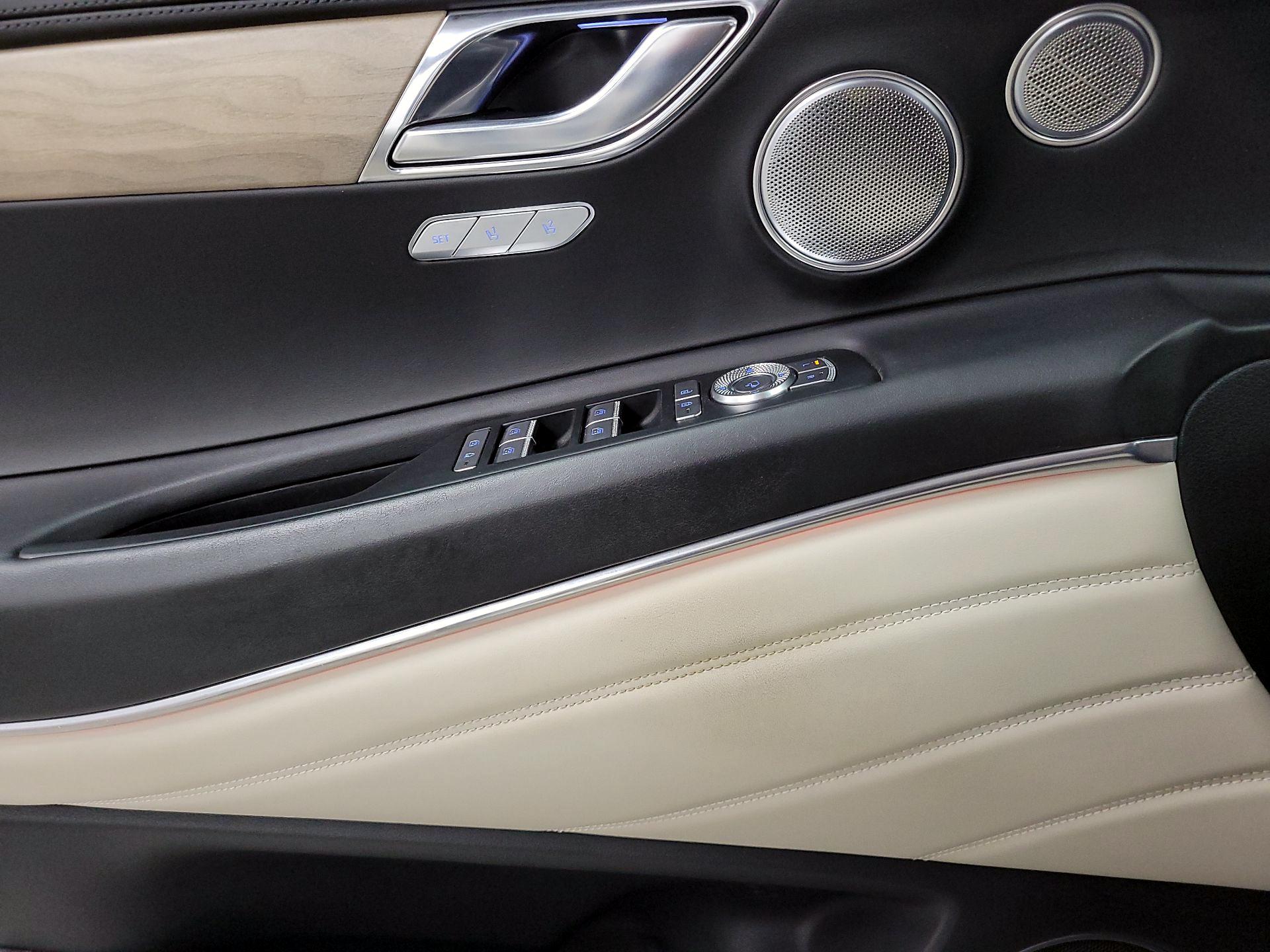 Thumbnail: 2023 Genesis GV80 - 12