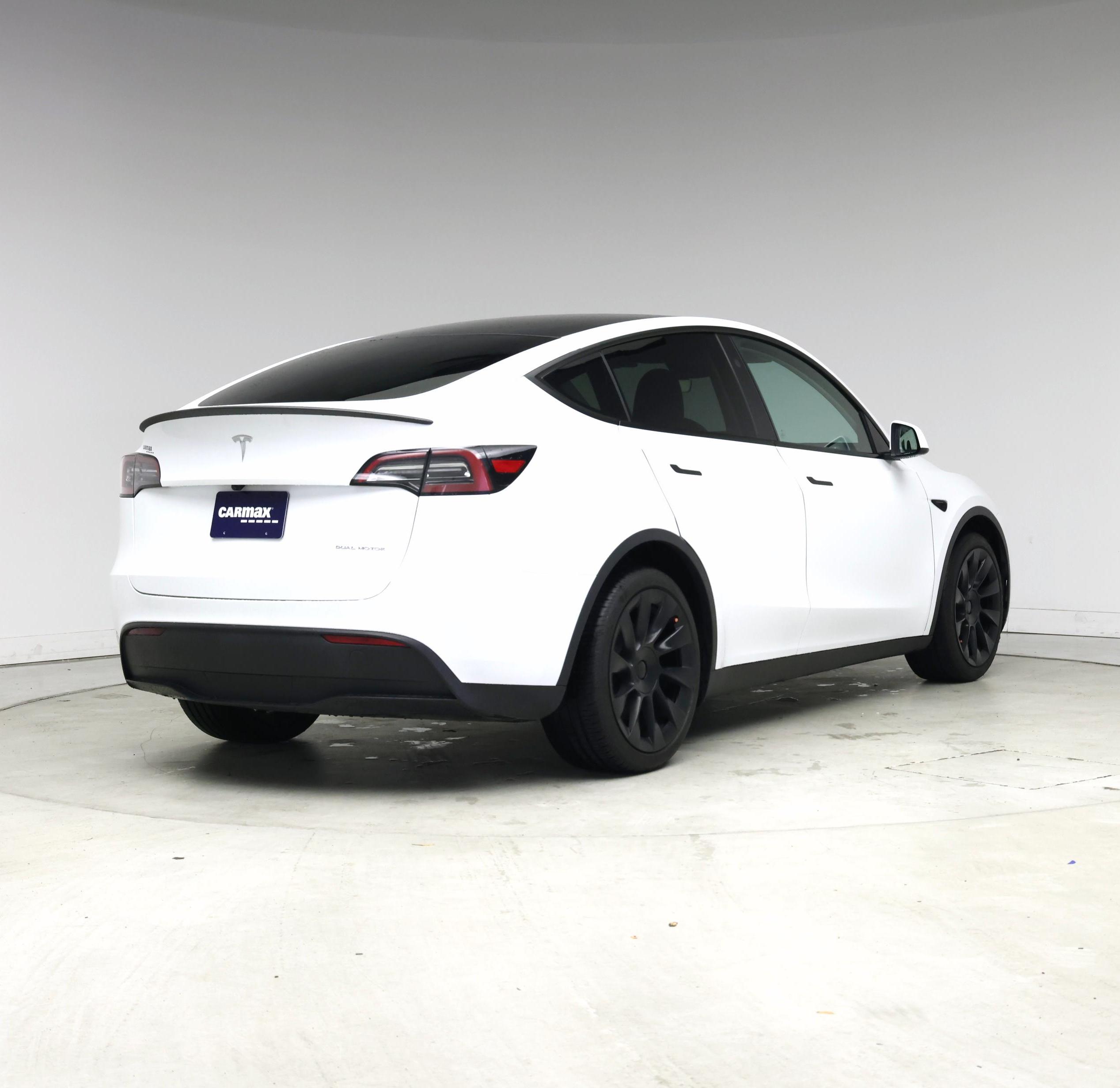 Thumbnail: 2023 Tesla Model Y - 8
