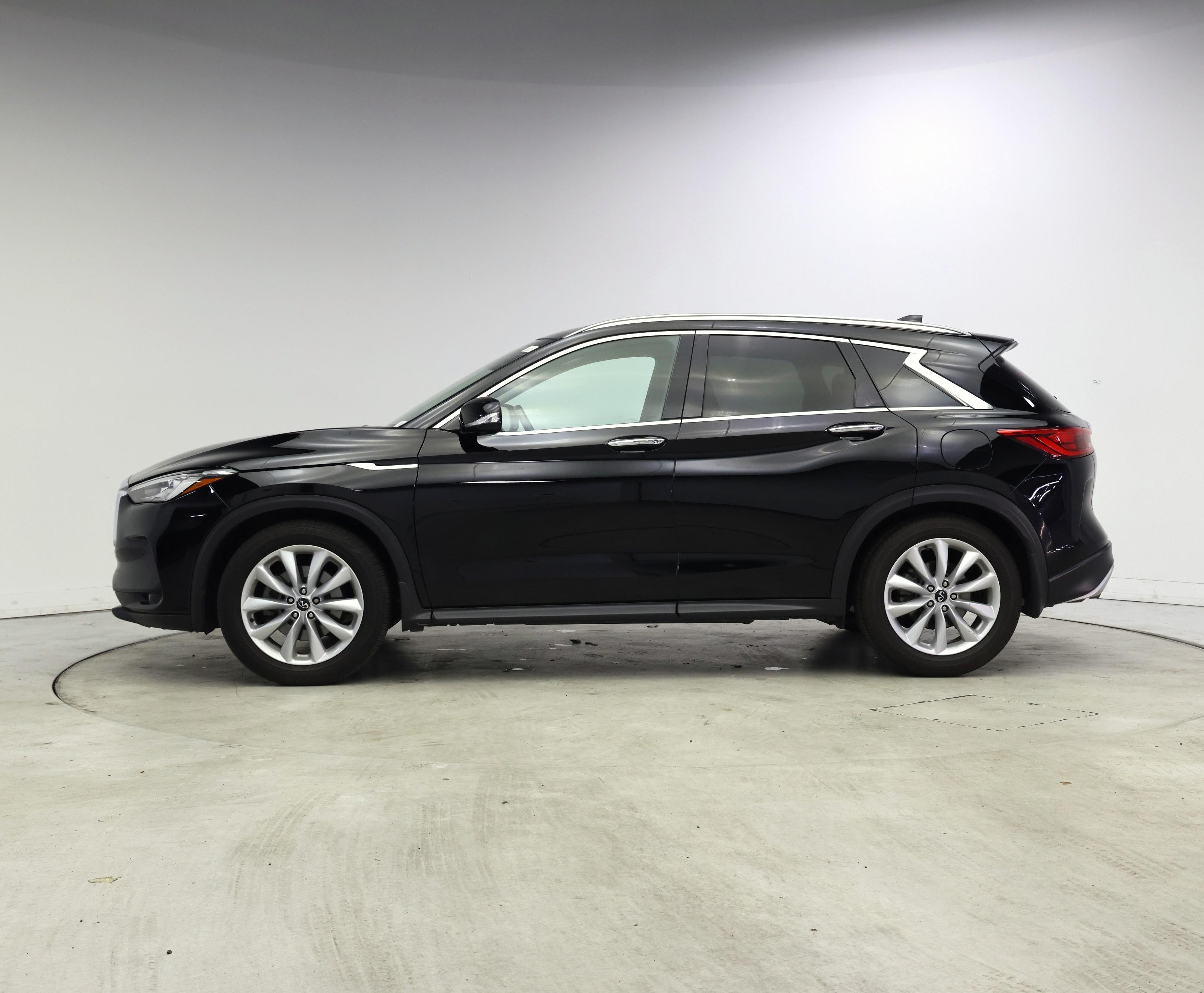 Thumbnail: 2019 INFINITI QX50 - 3