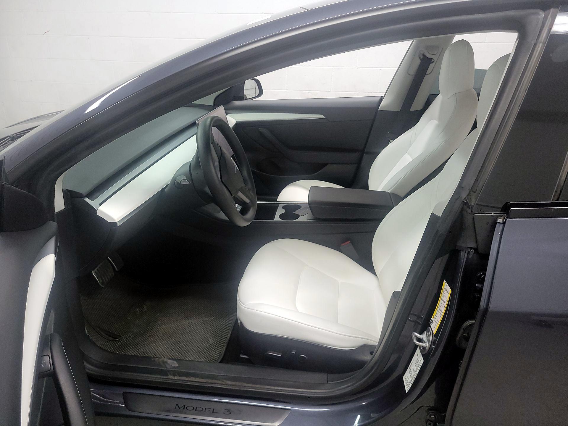 Thumbnail: 2022 Tesla Model 3 - 9