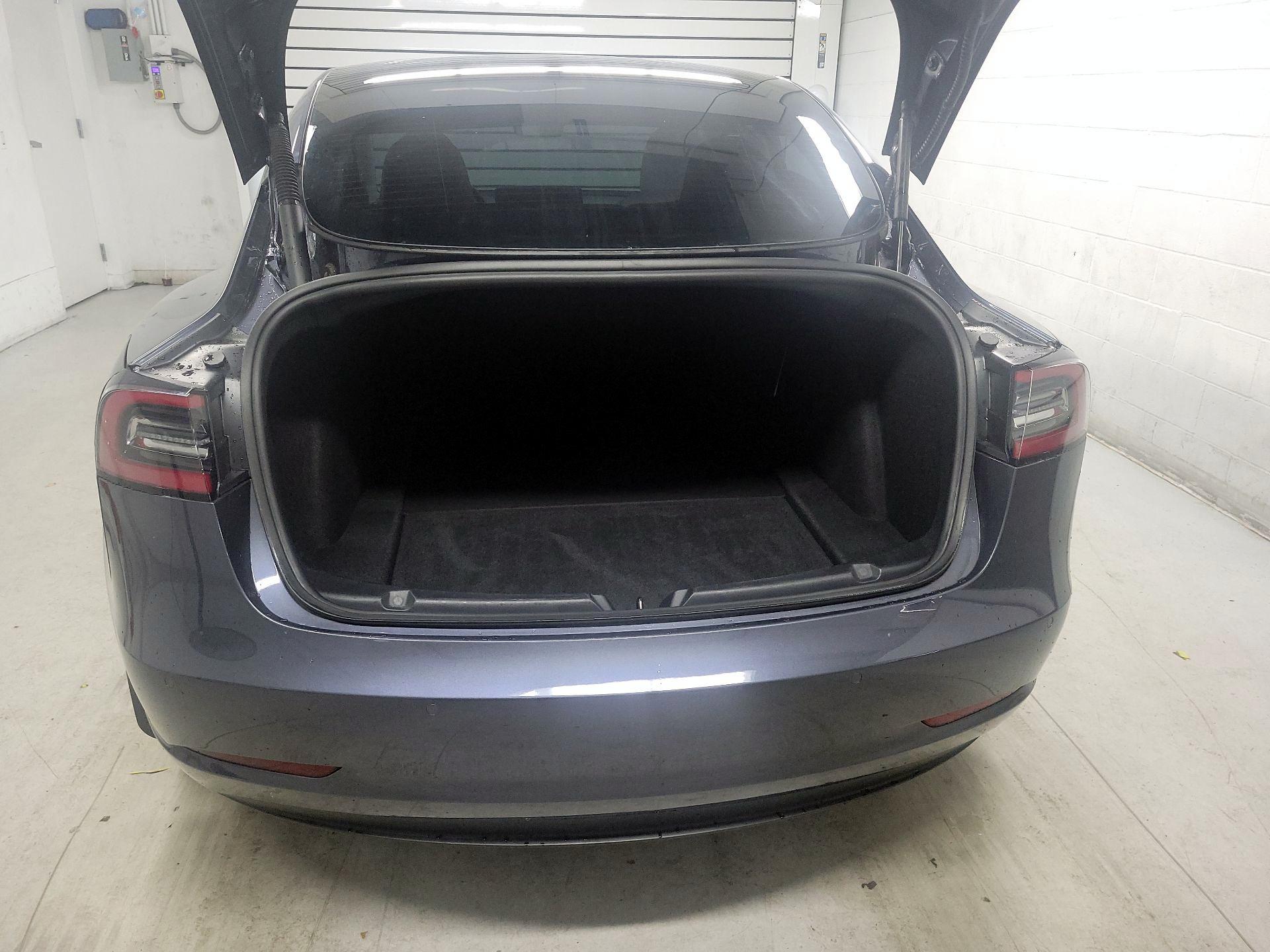 Thumbnail: 2022 Tesla Model 3 - 17