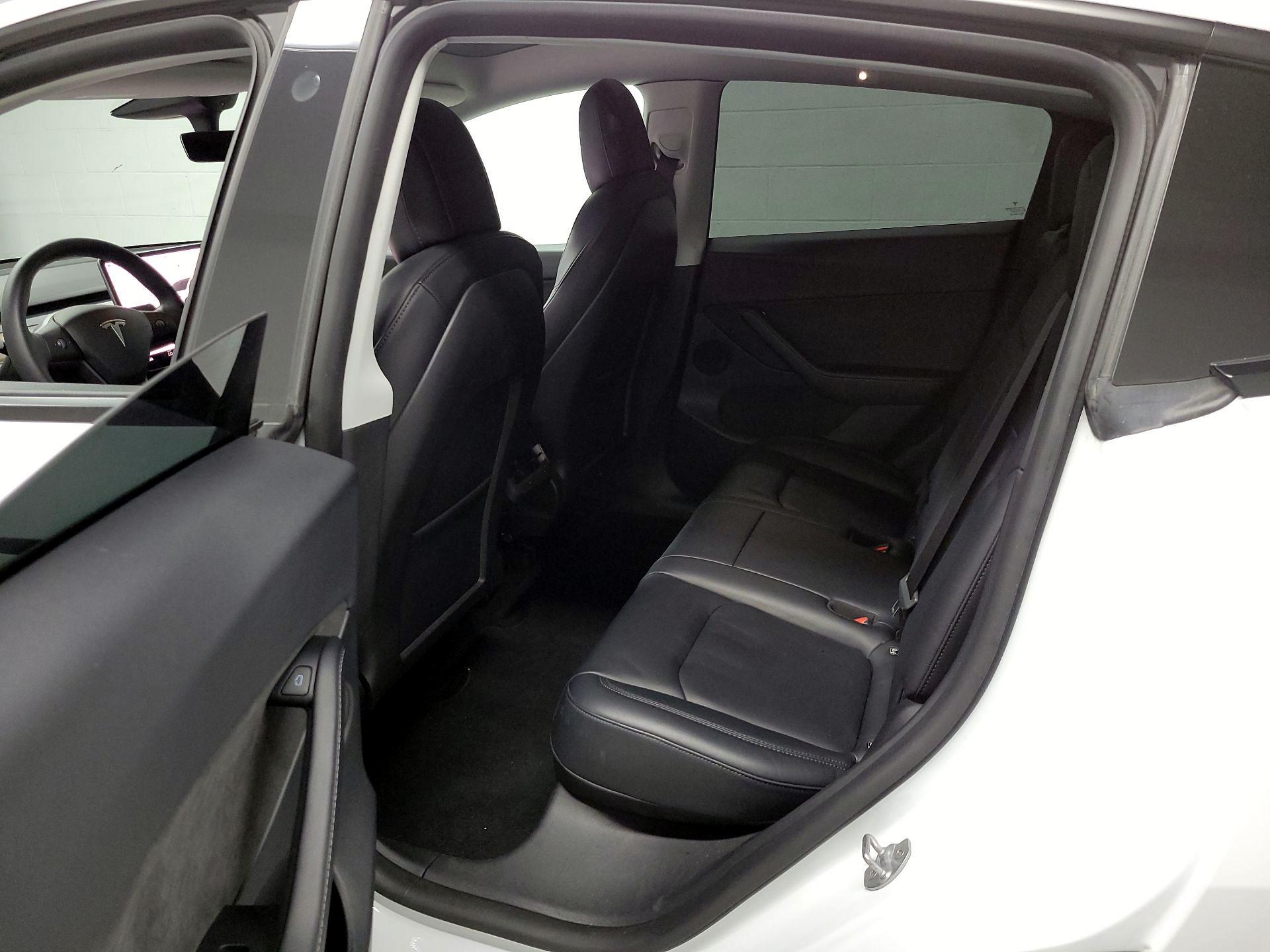 Thumbnail: 2022 Tesla Model Y - 17