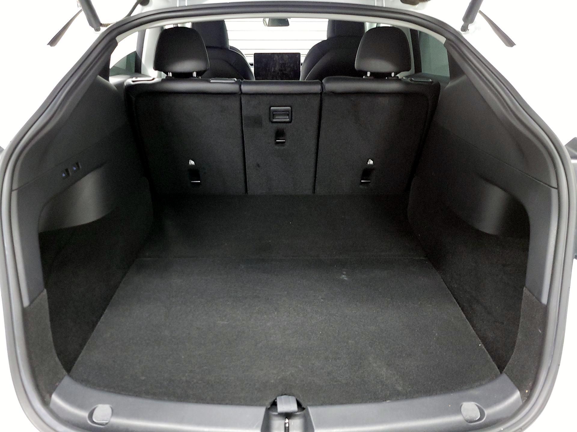 Thumbnail: 2022 Tesla Model Y - 18