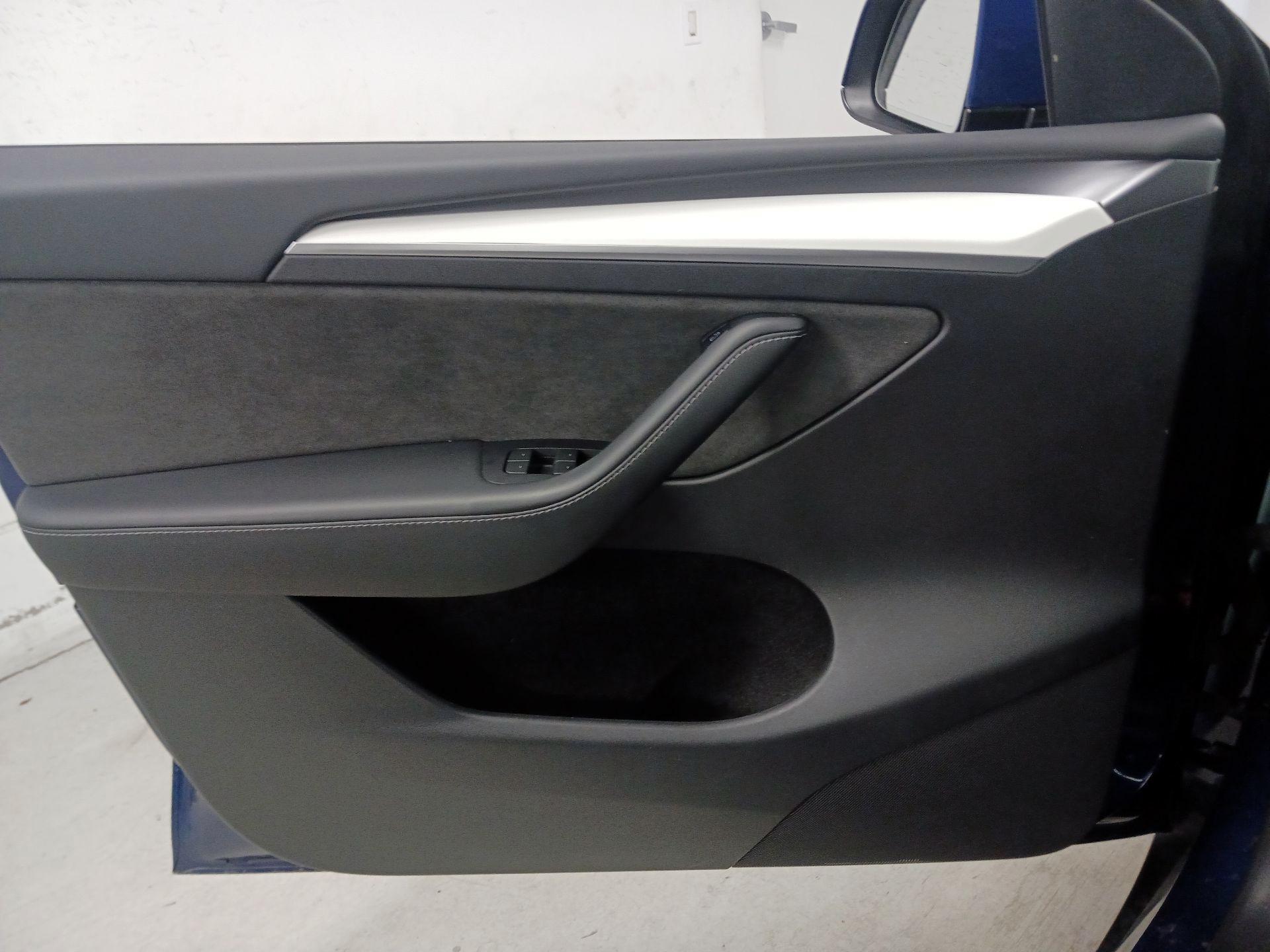 Thumbnail: 2023 Tesla Model Y - 10